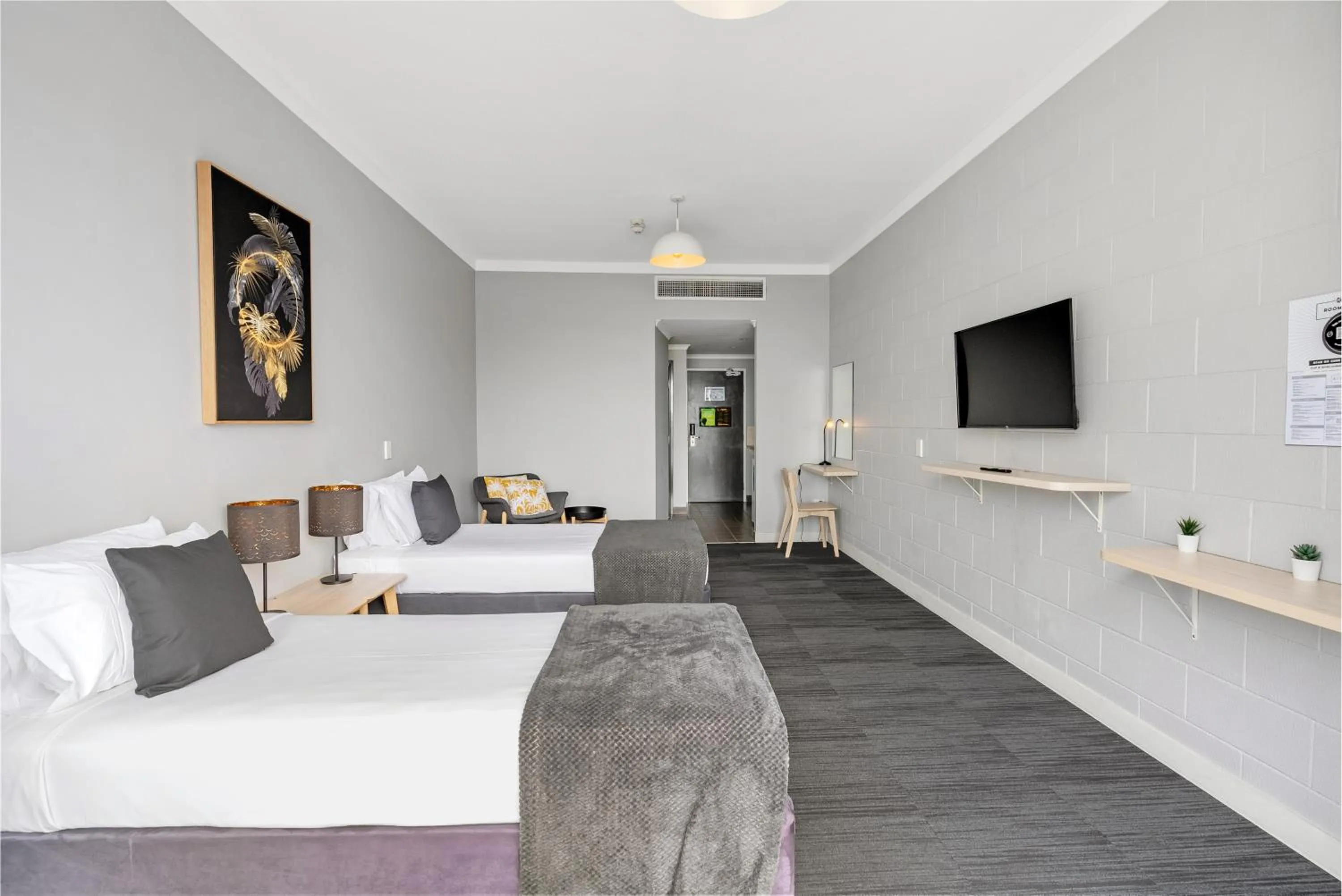 Standard Twin Room with Private Bathroom in Gilligan's Hotel & Resort Cairns