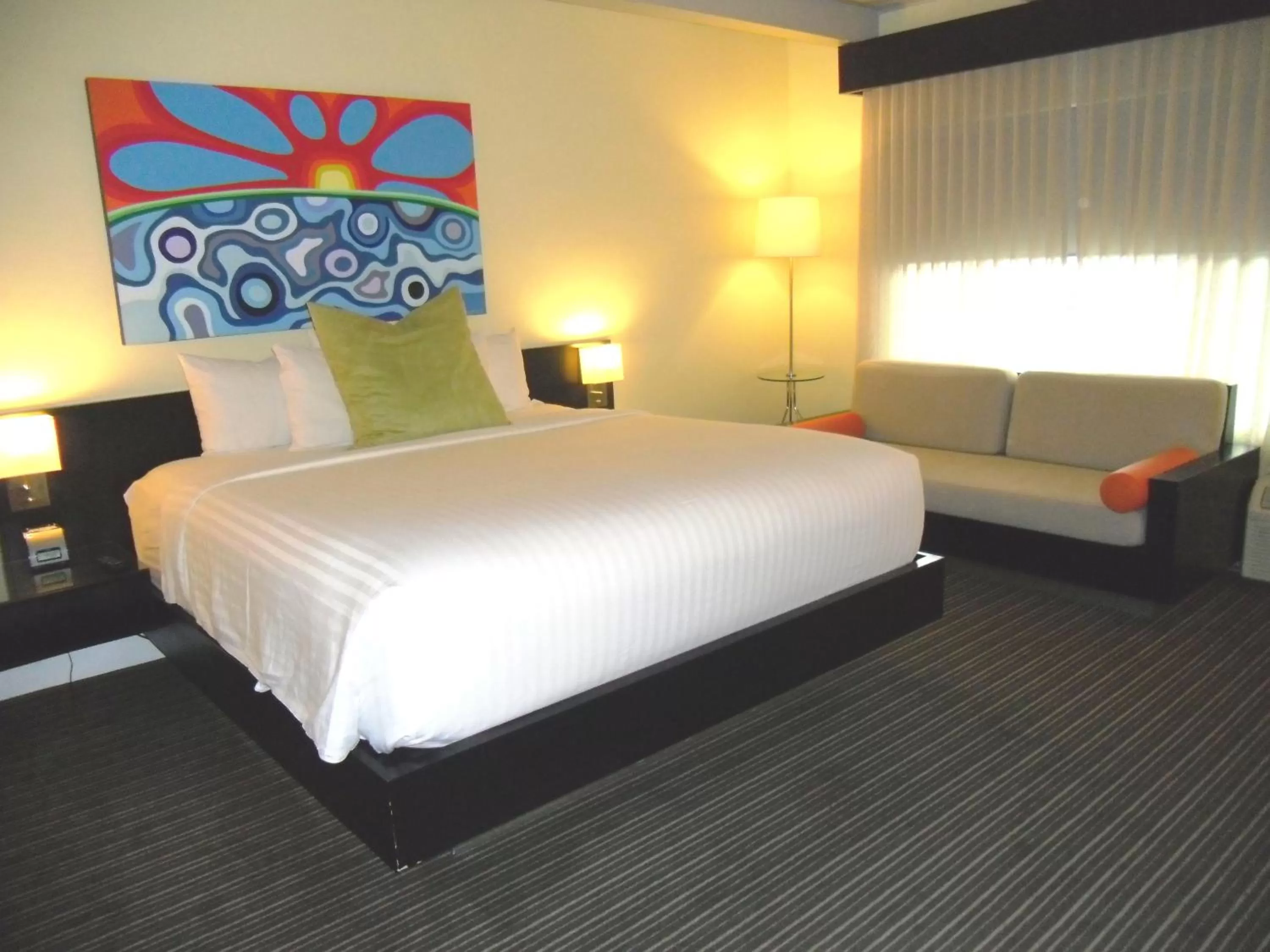 Deluxe King Room in Hotel Current