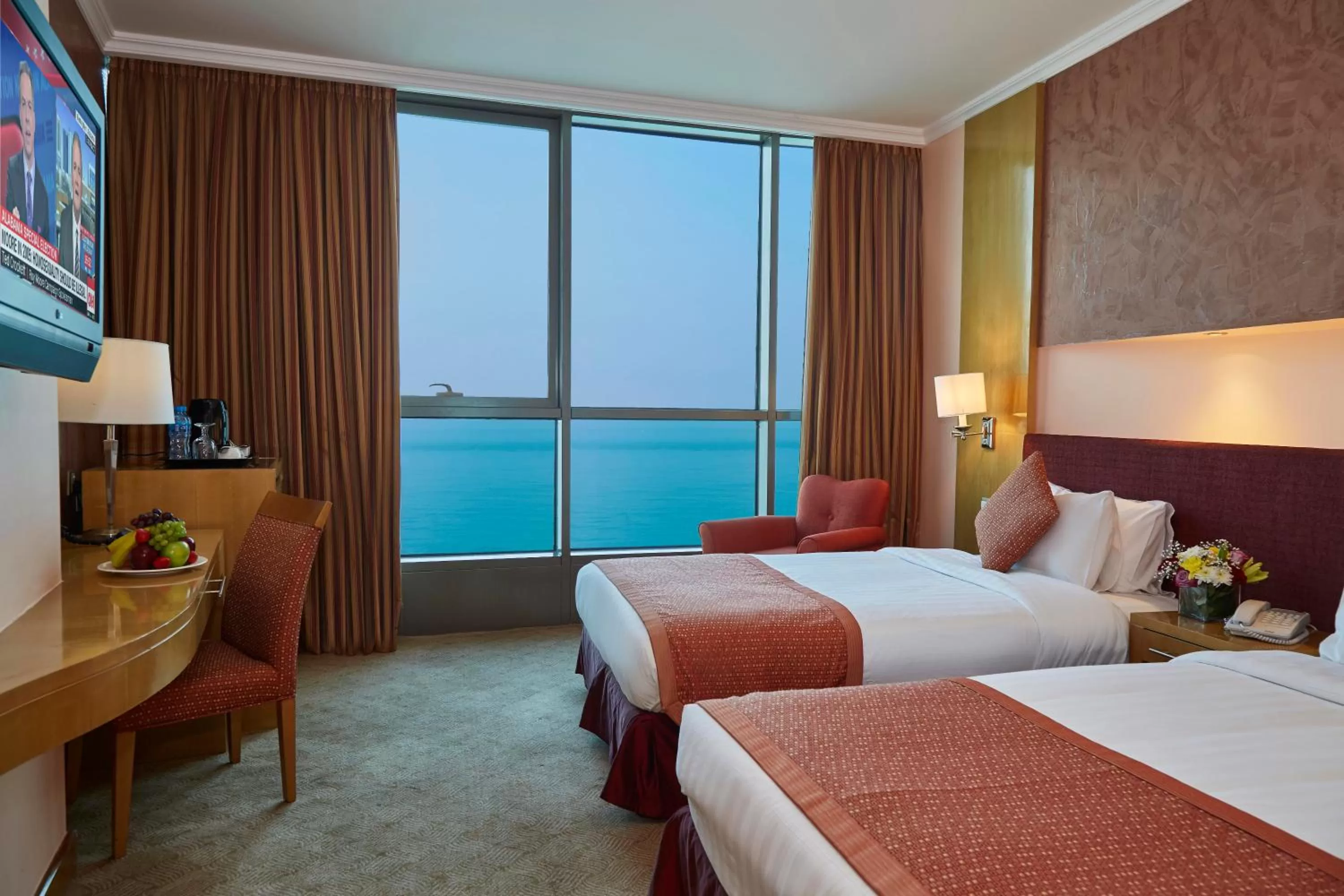 Classic Twin Room with Sea View in Kuwait Grand Hotel