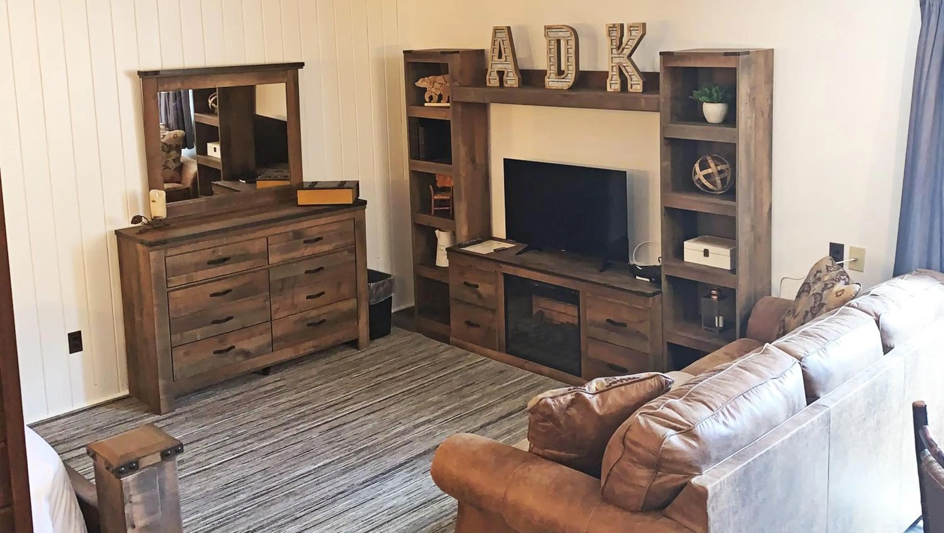 King Room with Spa Bath in Adirondack Lodge Old Forge