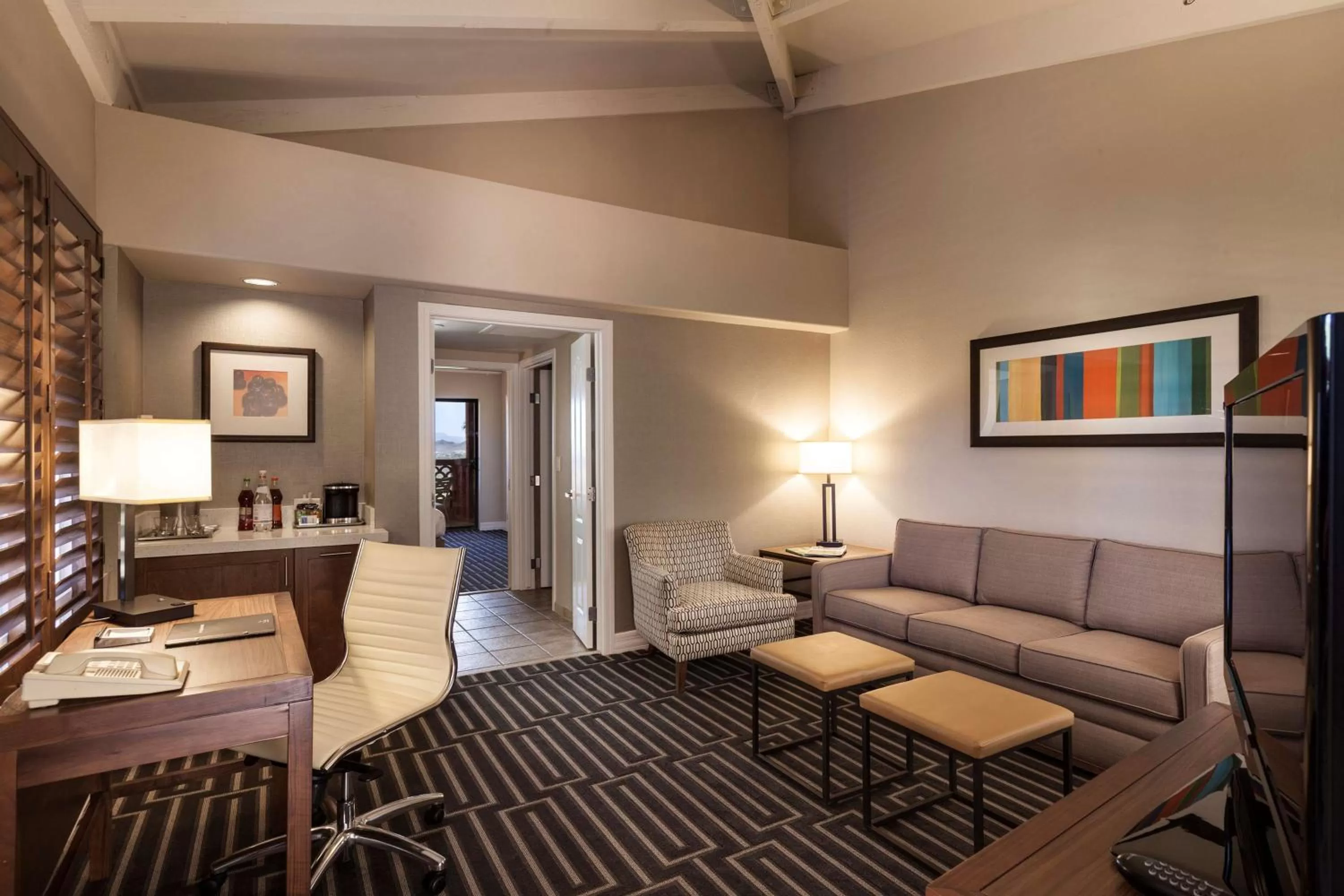 One-Bedroom King Suite in Hilton Phoenix Tapatio Cliffs Resort