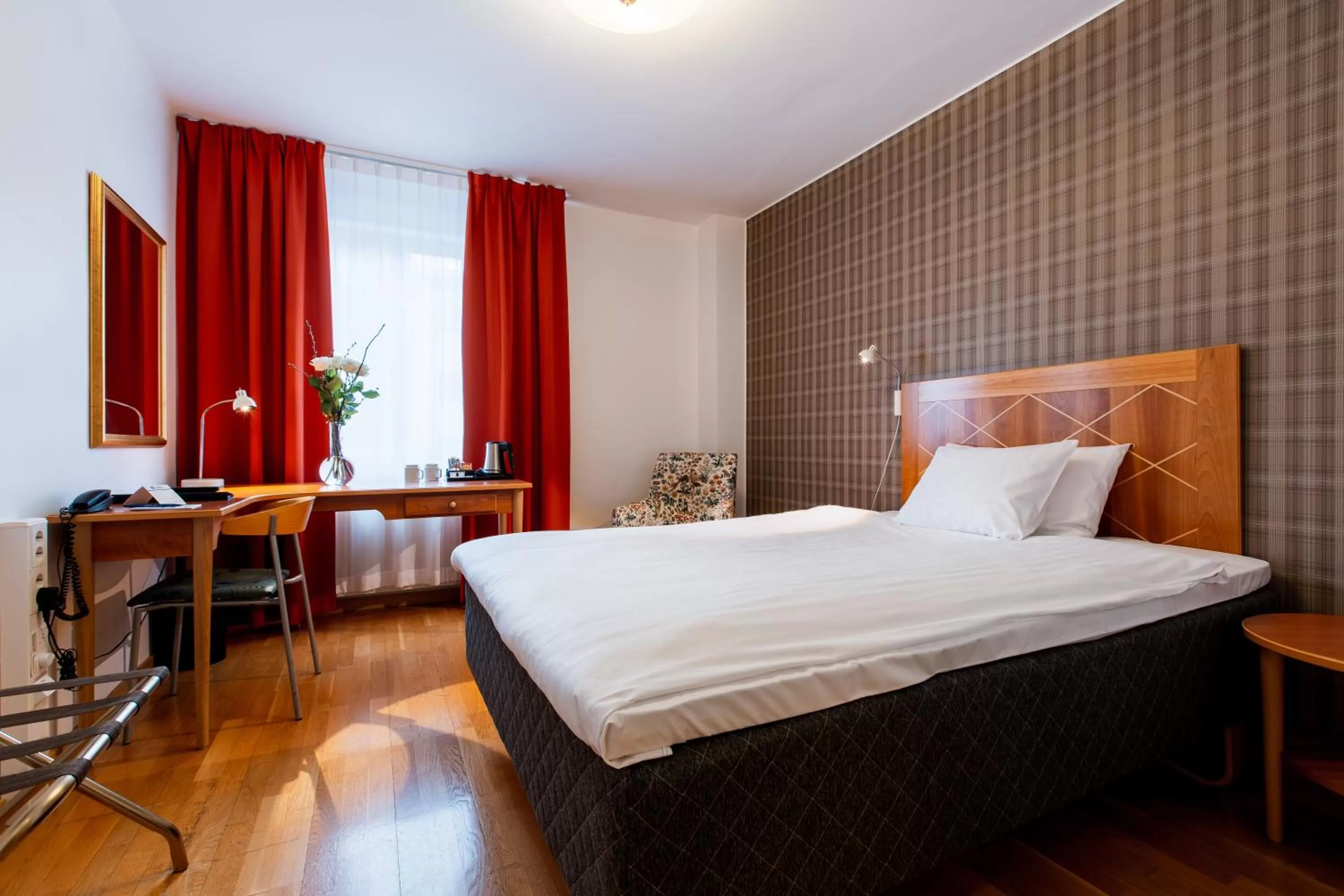 Standard Queen Room - Non-Smoking in Best Western Hotel Esplanade