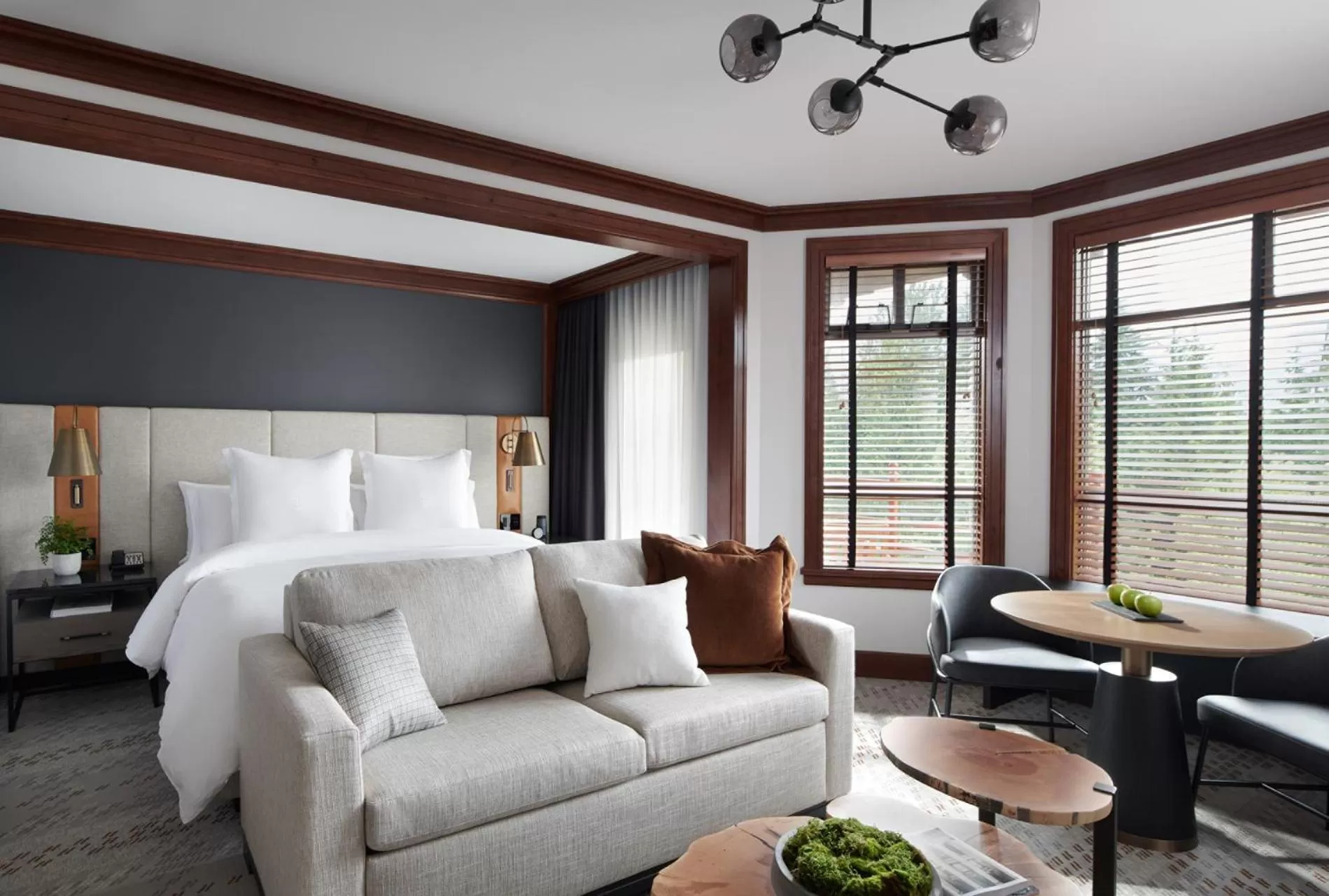 Two Bedroom Interconnecting Deluxe Room Two King Beds in Four Seasons Resort Whistler