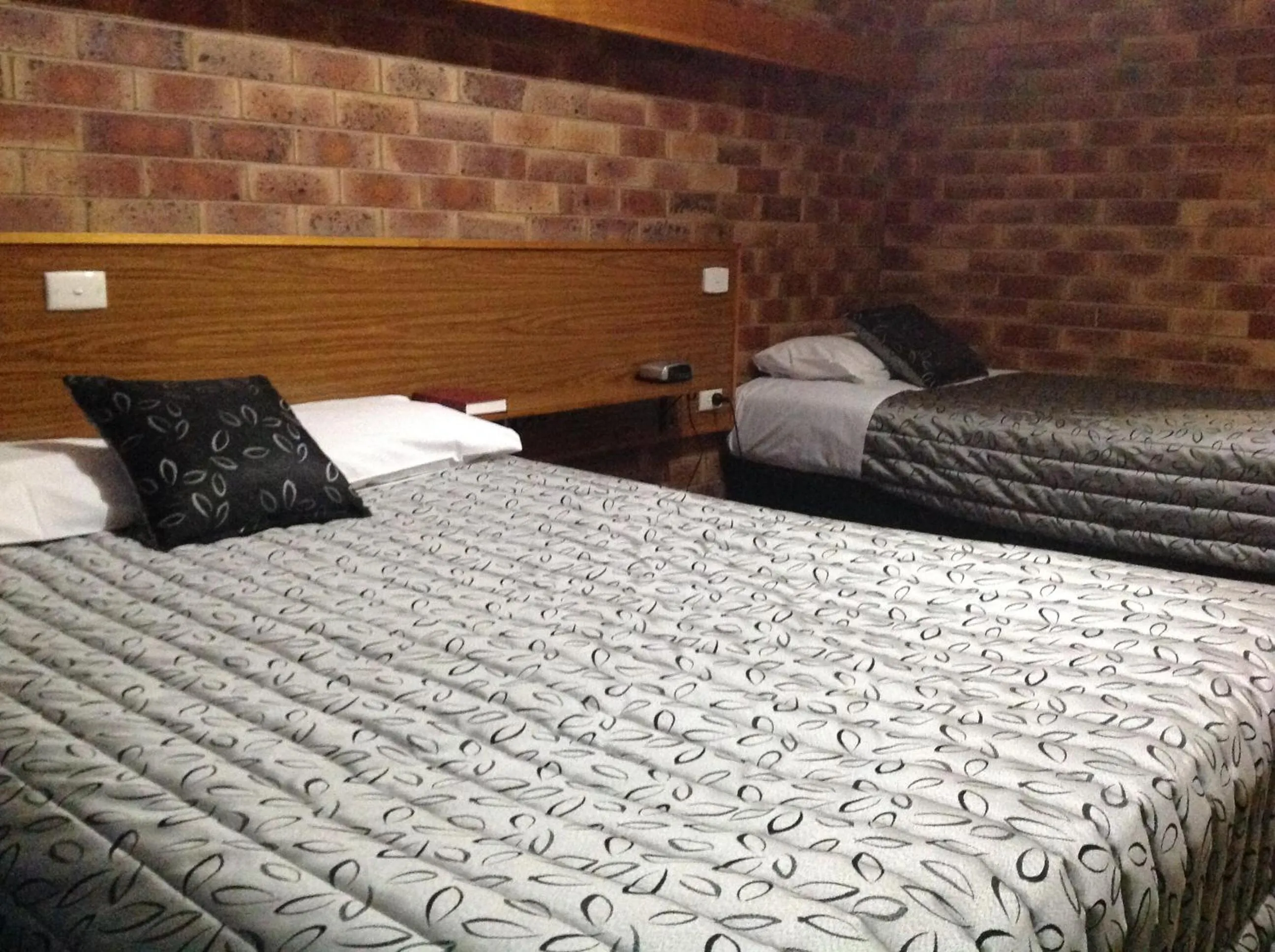 Standard Triple Room in Allan Cunningham Motel