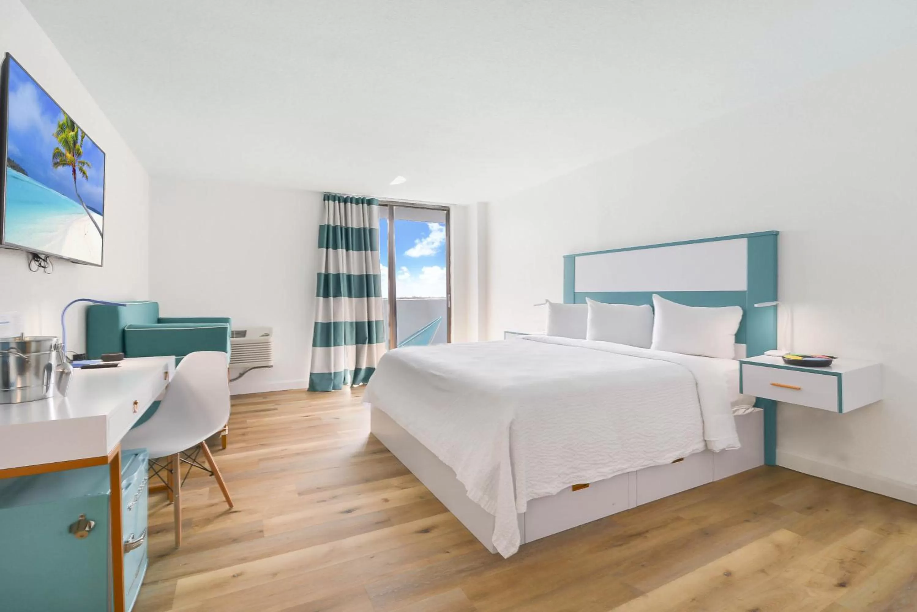 King Room - Non-Smoking in Chateau Mar Golf Resort, Trademark Collection by Wyndham