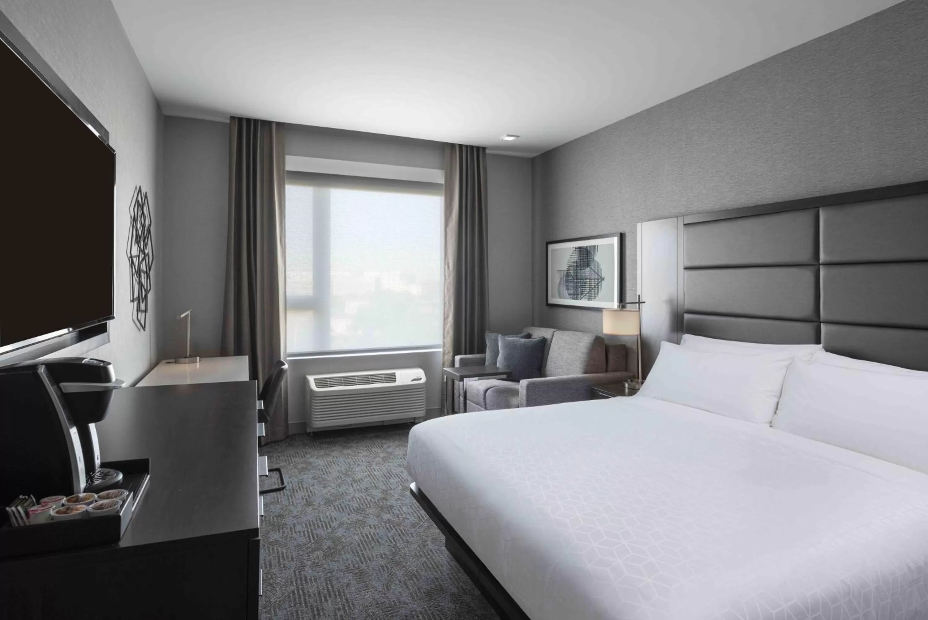 King Room - Hearing Accessible in Holiday Inn Express - Boston Logan Airport - Revere by IHG