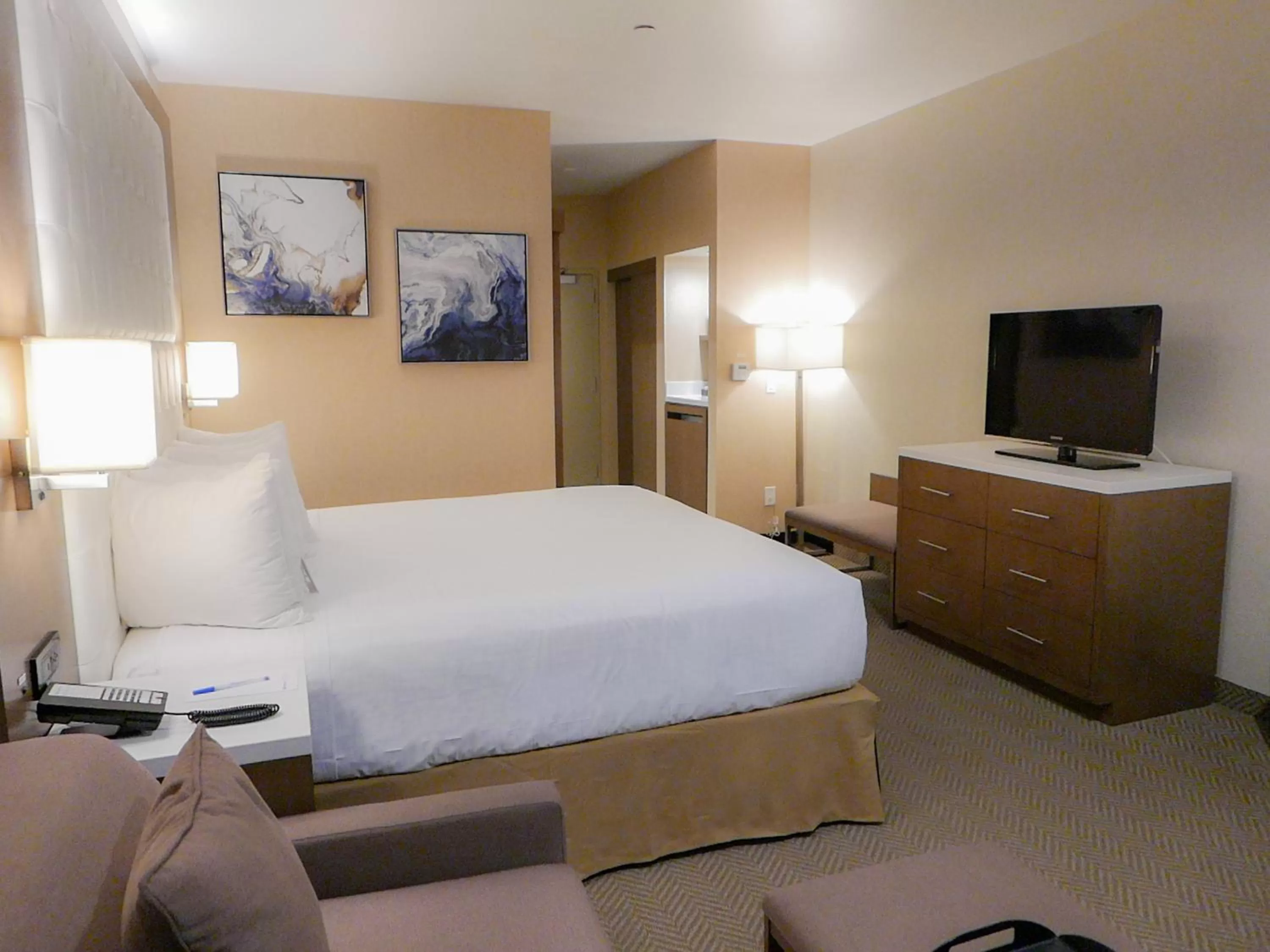King Room - Mobility Access/Non-Smoking in Wyndham Anaheim