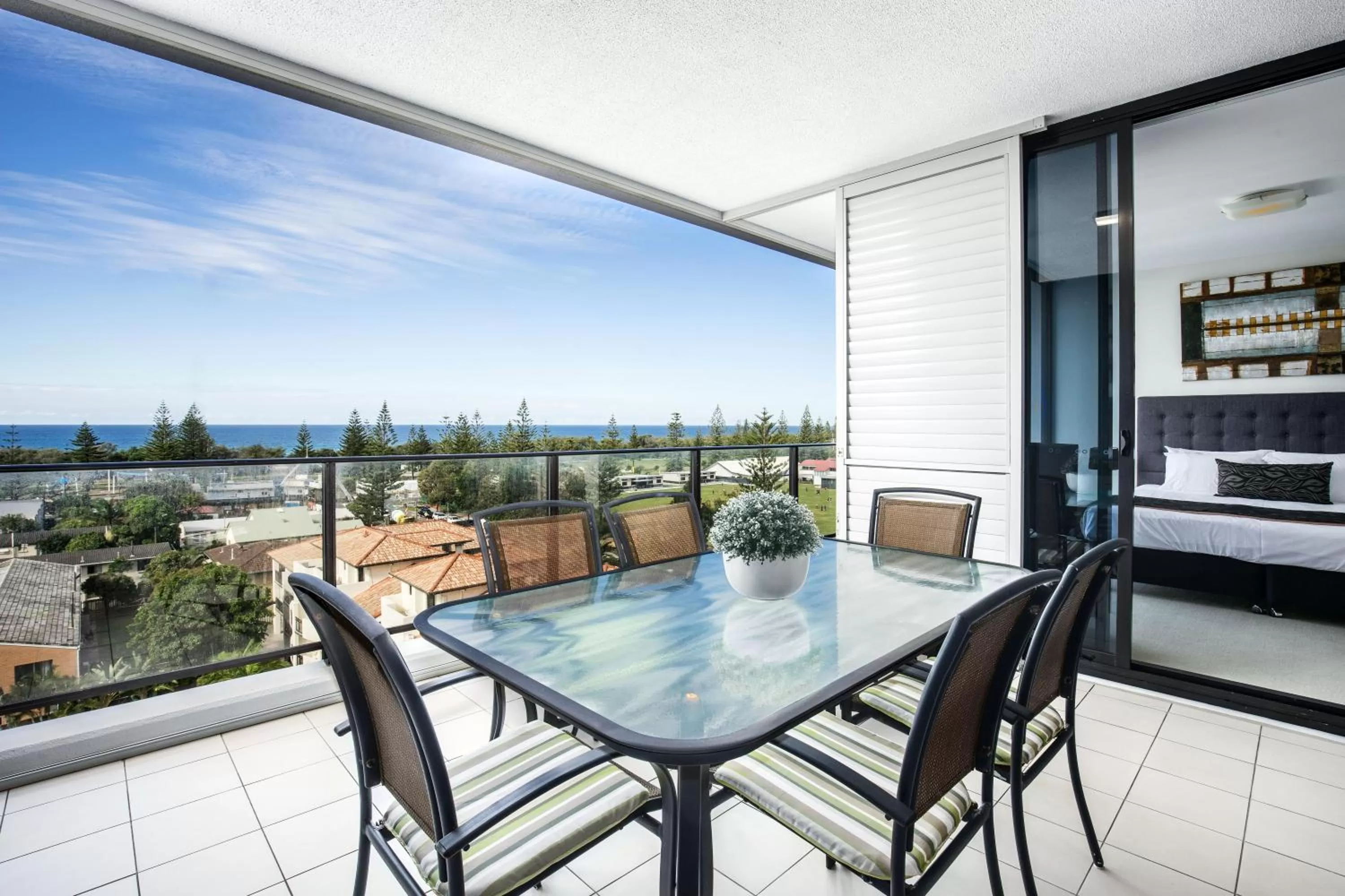 One-Bedroom Apartment with Garden View in Ultra Broadbeach