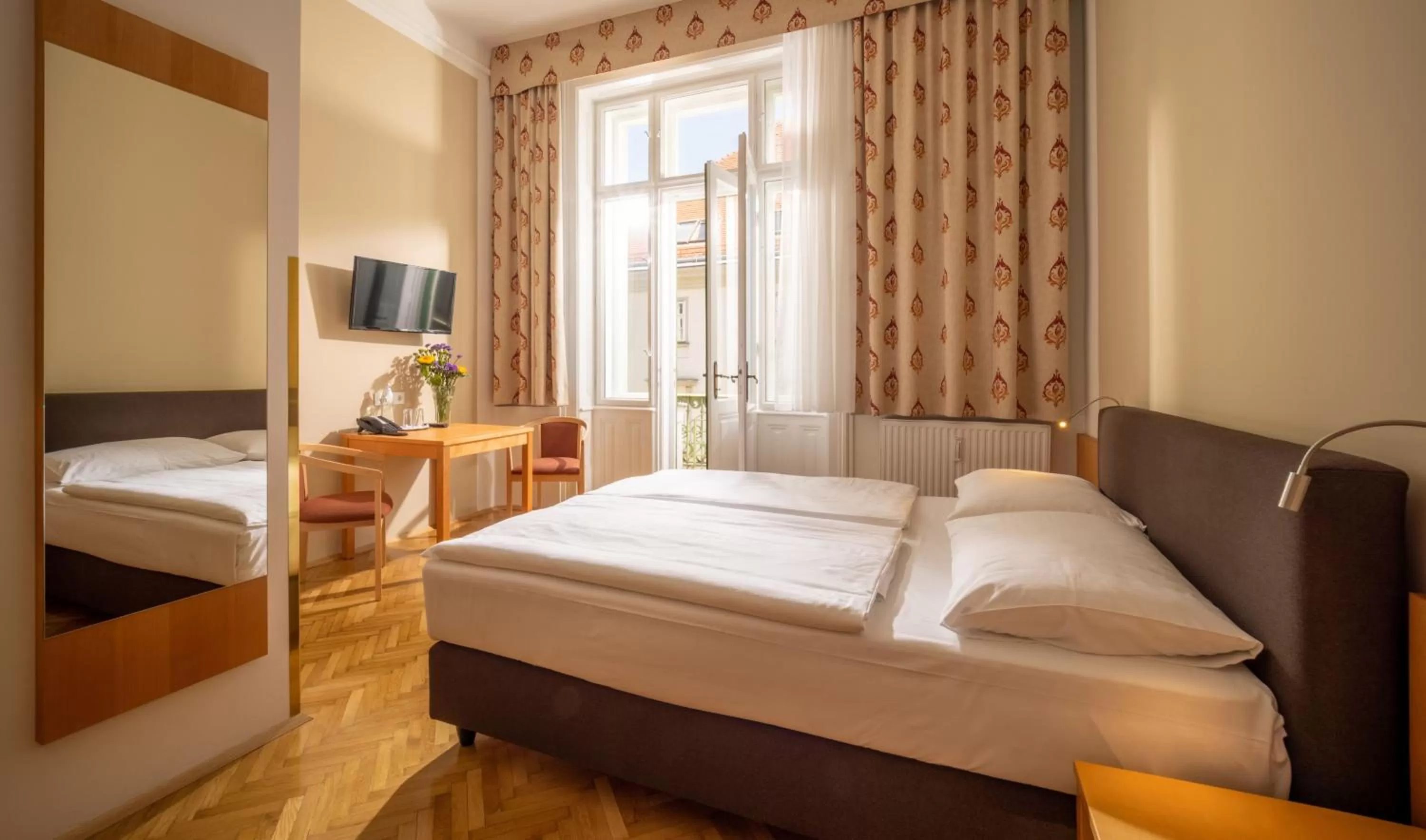 Double Room in Hotel Post Wien