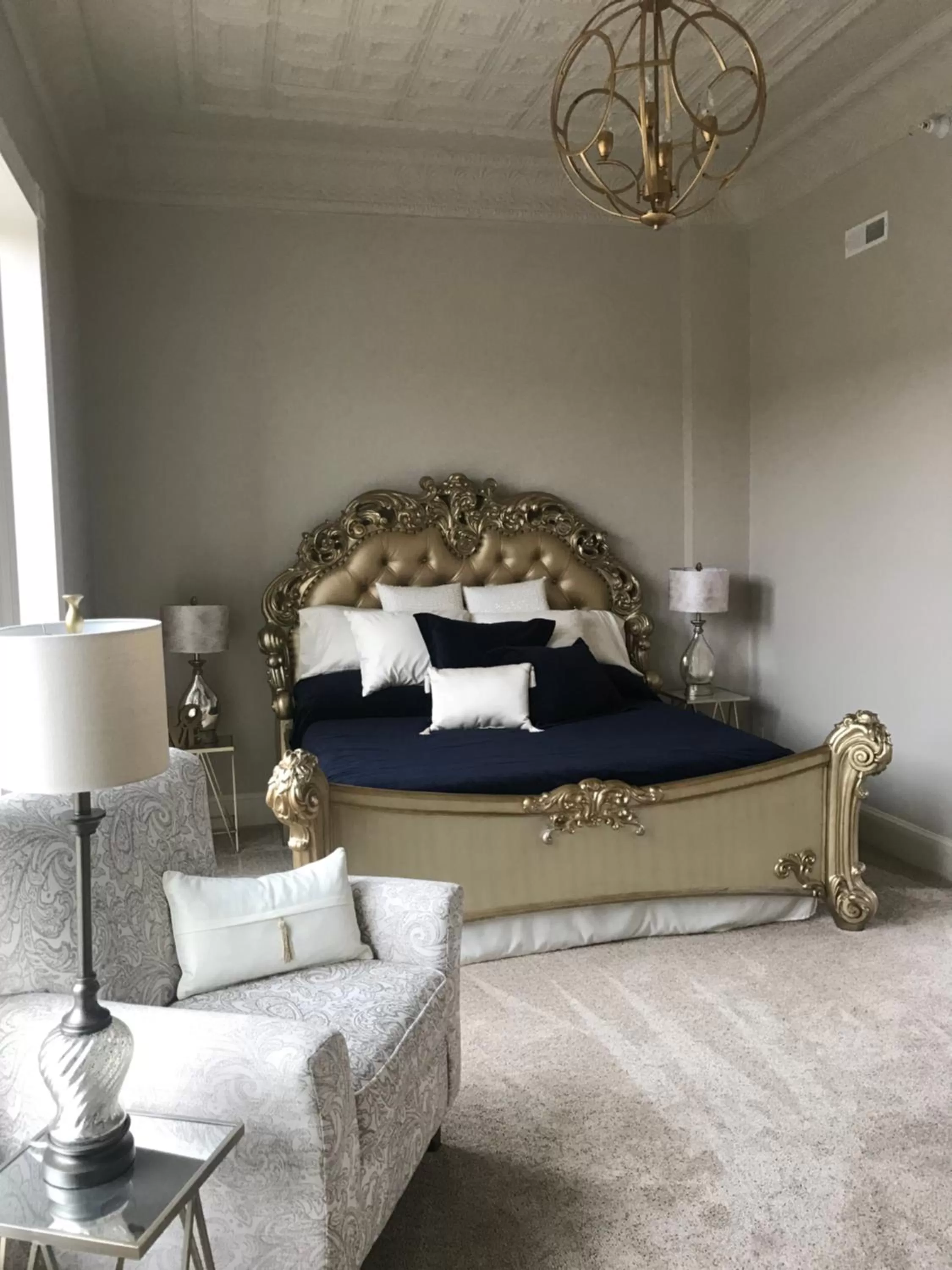 King Suite in Inn On Central