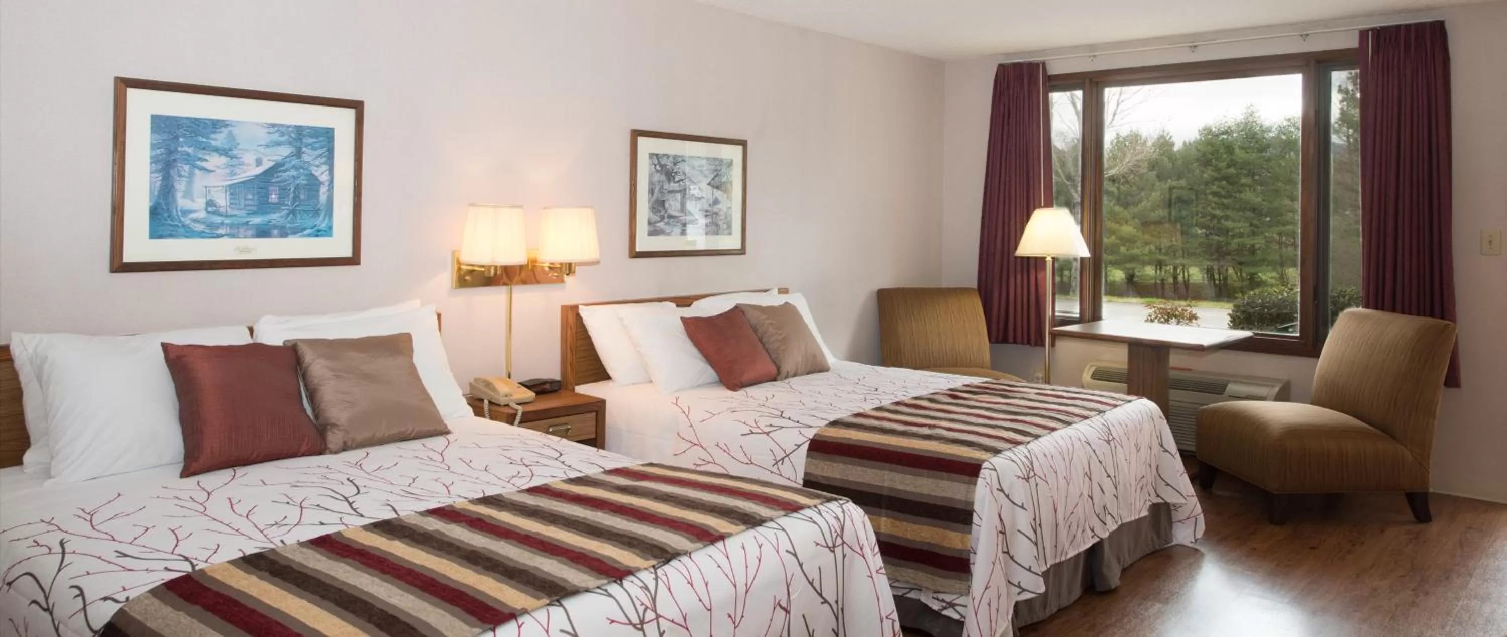 Deluxe Queen Room with Two Queen Beds - Non-Smoking in Highland Manor Inn