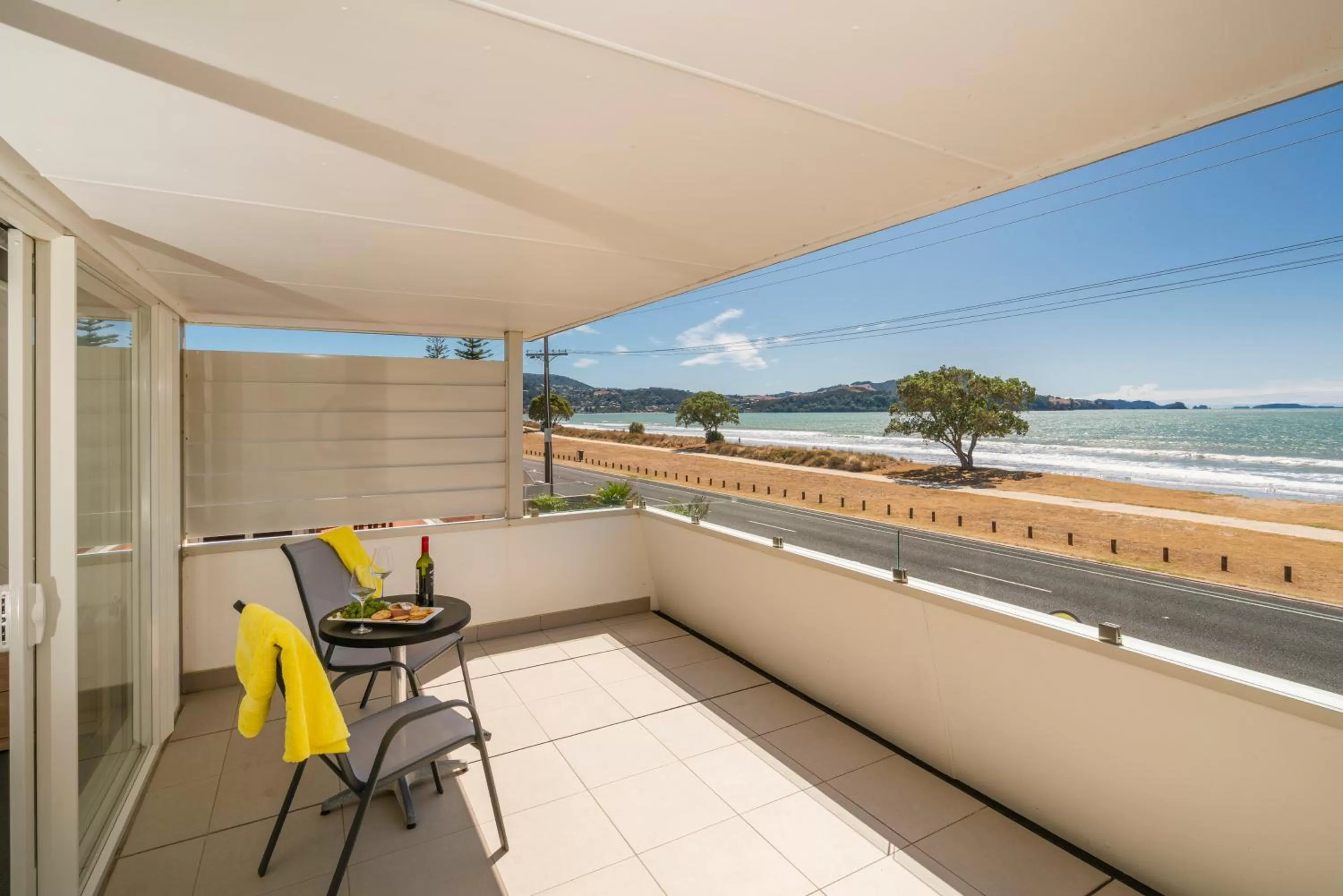 Executive Suite with Spa Bath and Sea View in The Oceanside Motel