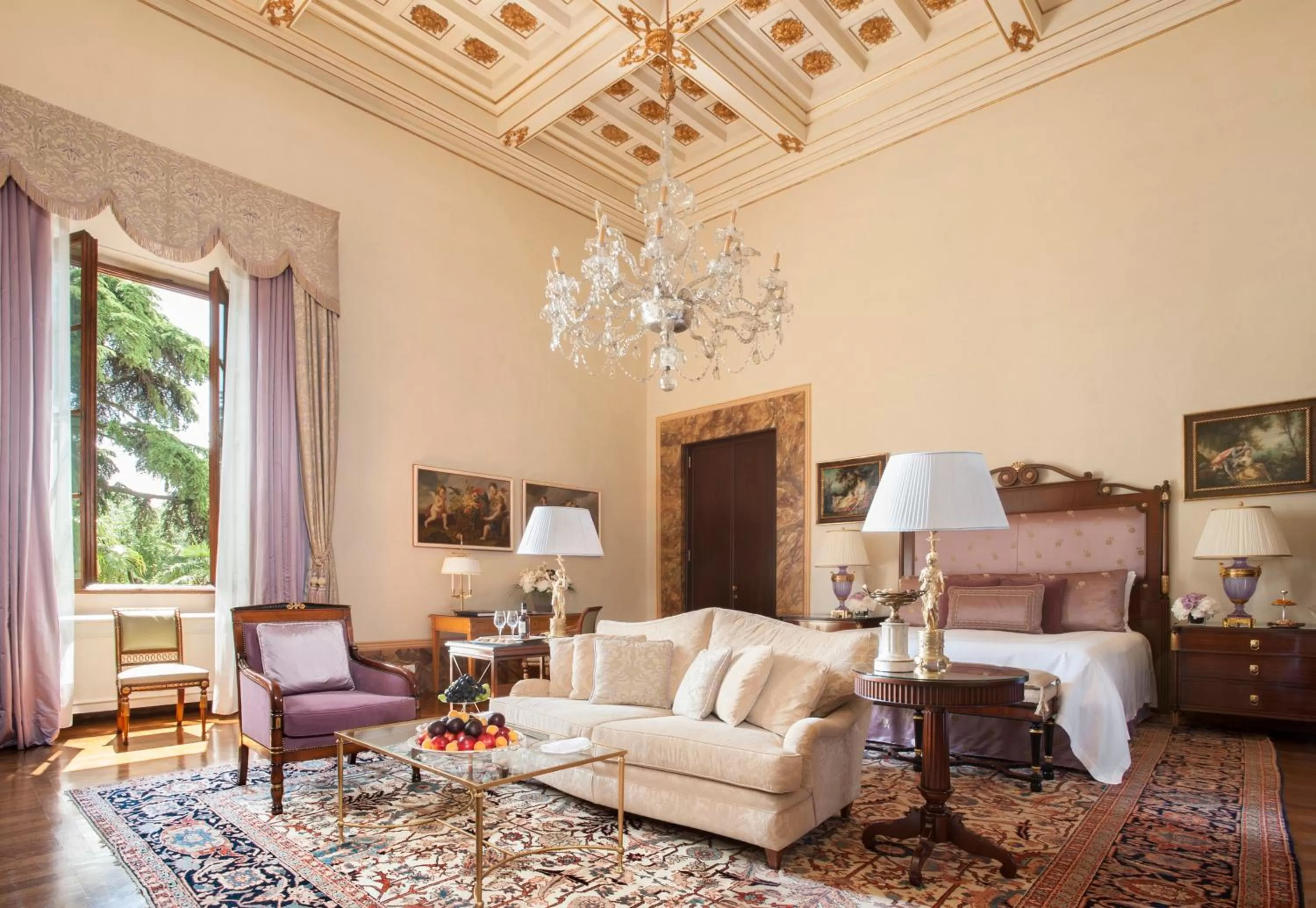 Gallery Suite in Four Seasons Hotel Firenze