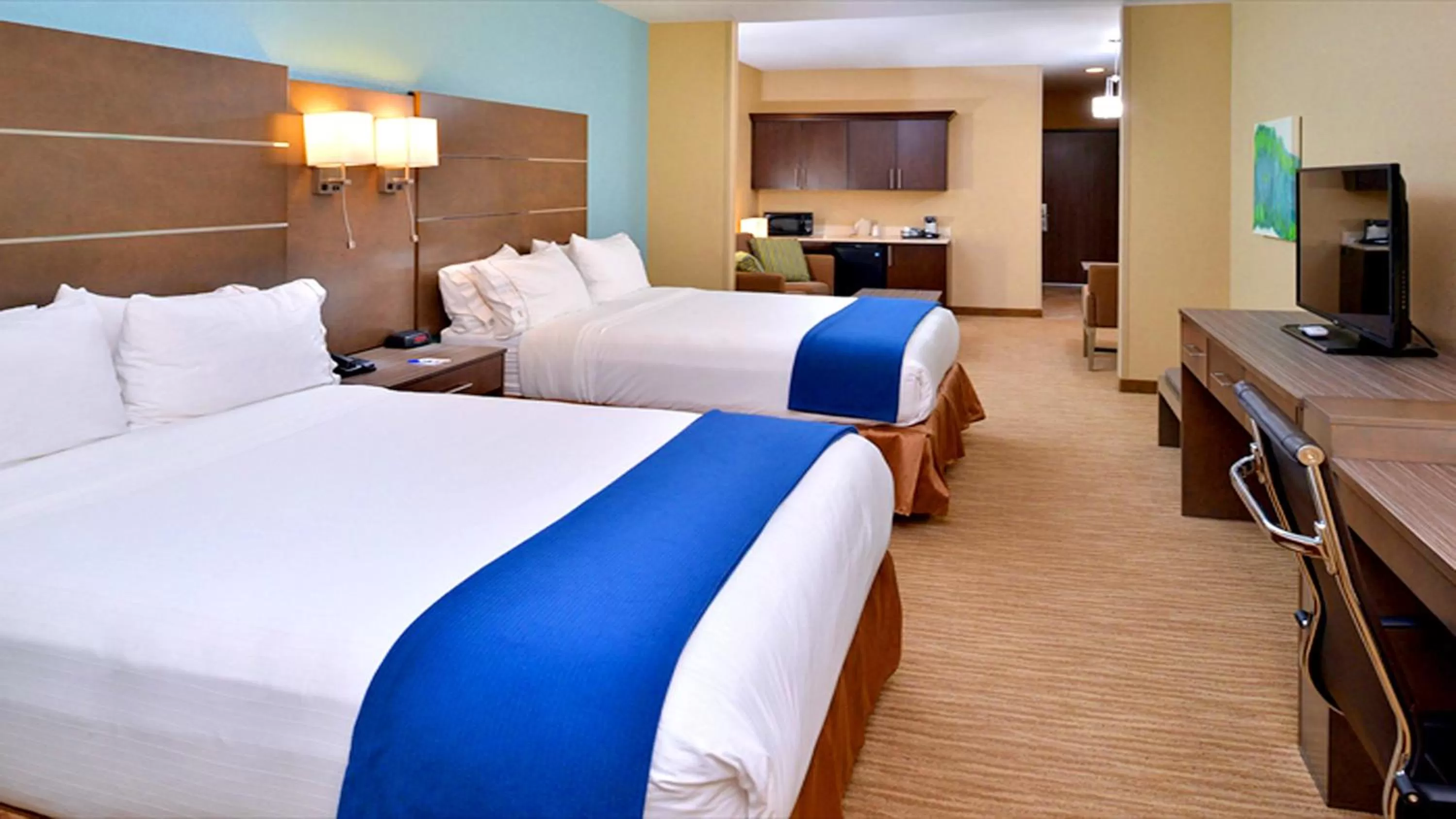 Queen Suite with Two Queen Beds and Sofa Bed in Holiday Inn Express and Suites Schulenburg by IHG