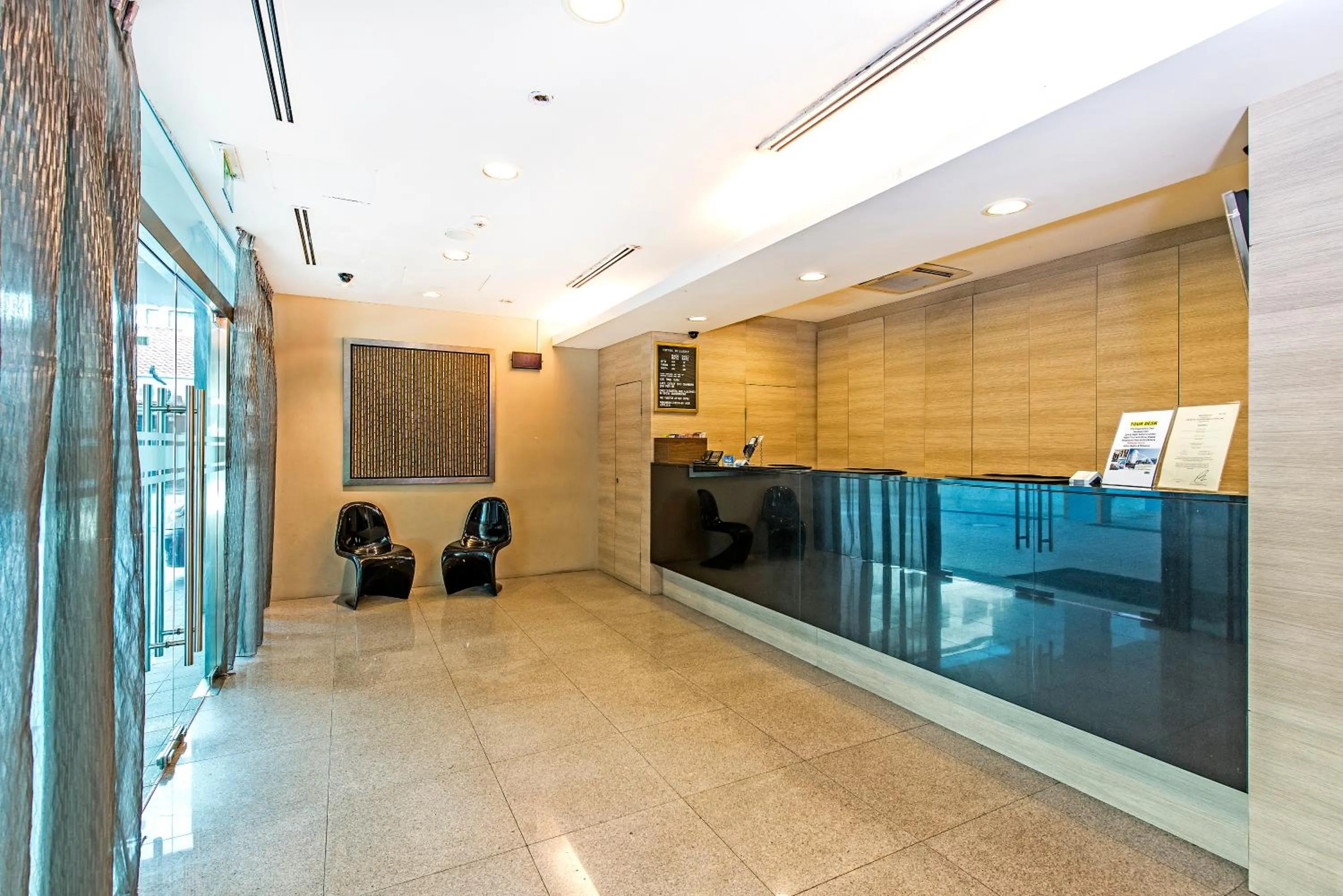 Standard Twin Room in Hotel 81 Lucky