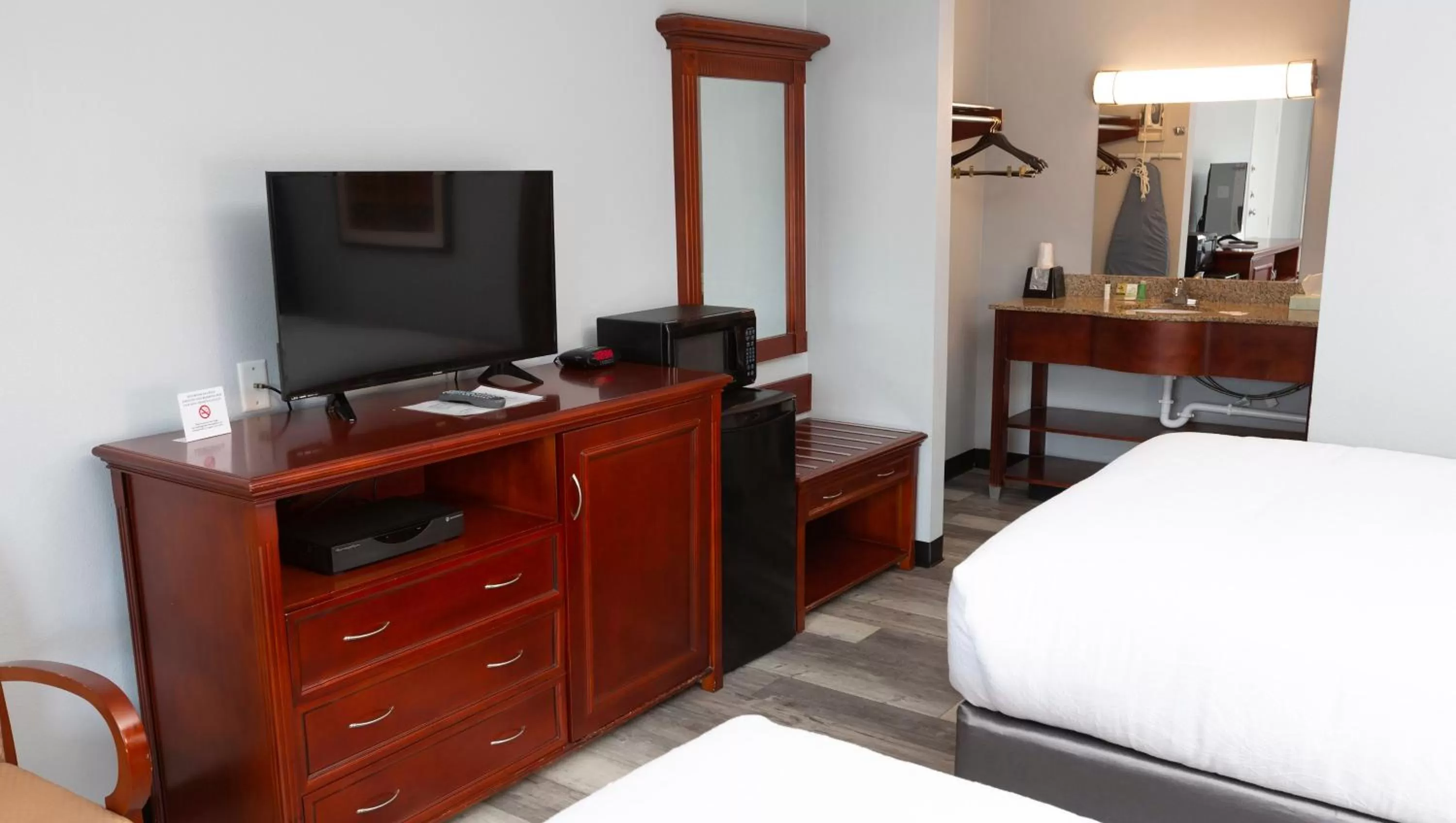 Double Room - Disability Access in Sunrise Inn Williamstown