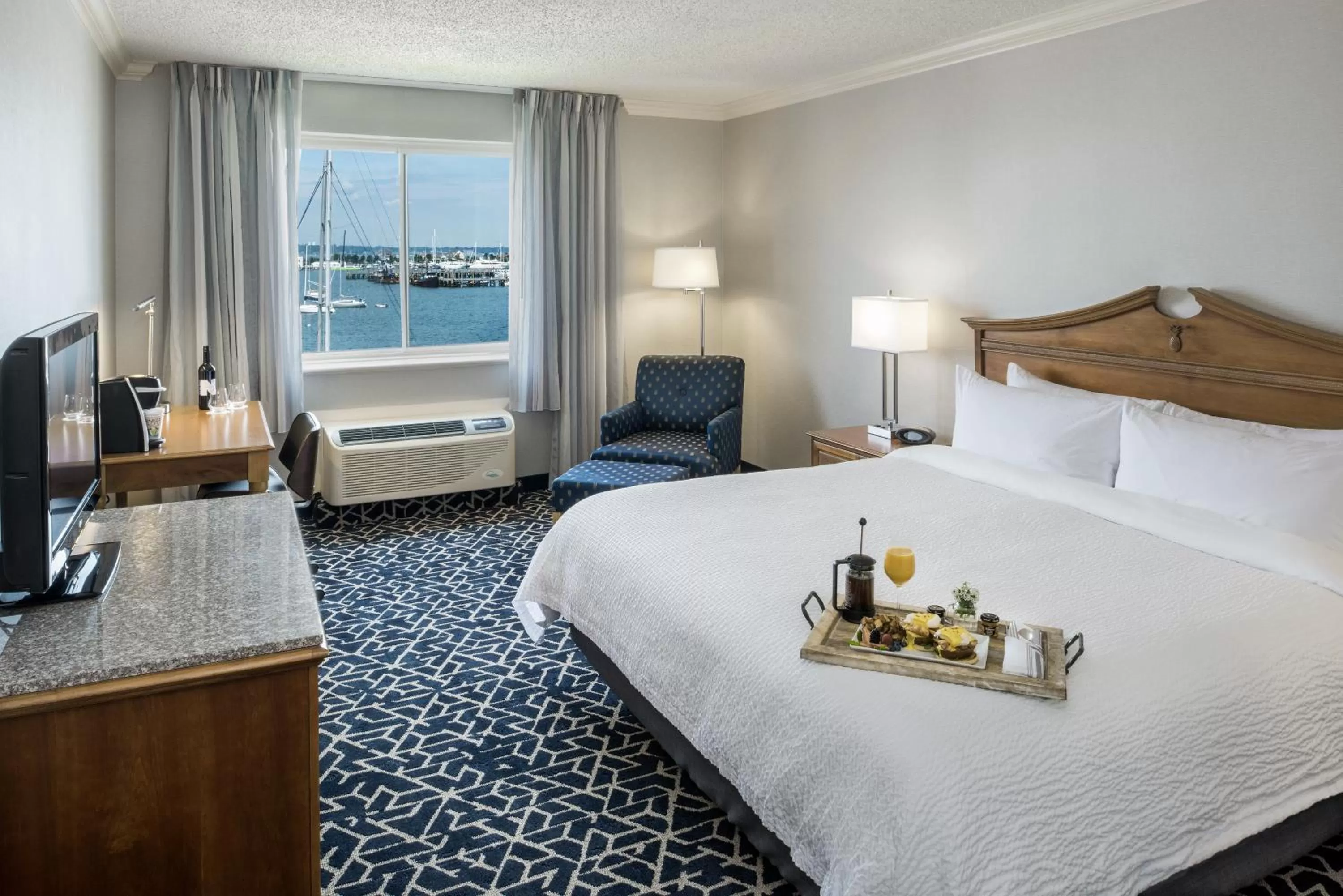 King Room with Harbor View in The Newport Harbor Hotel & Marina