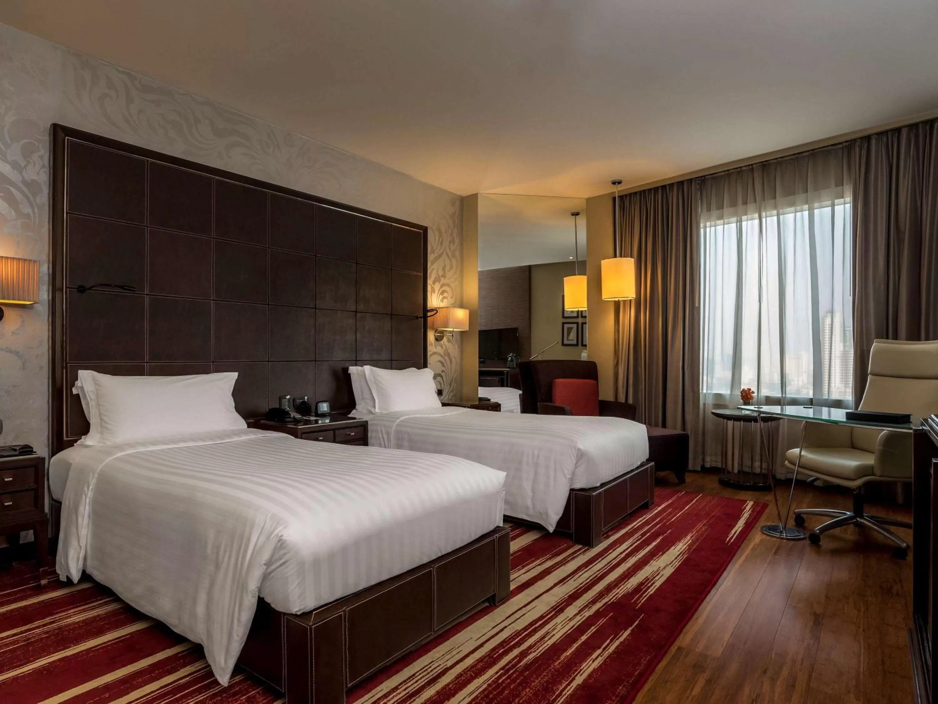 Premium Deluxe Twin Room with City View in Hilton Bangkok Grande Asoke
