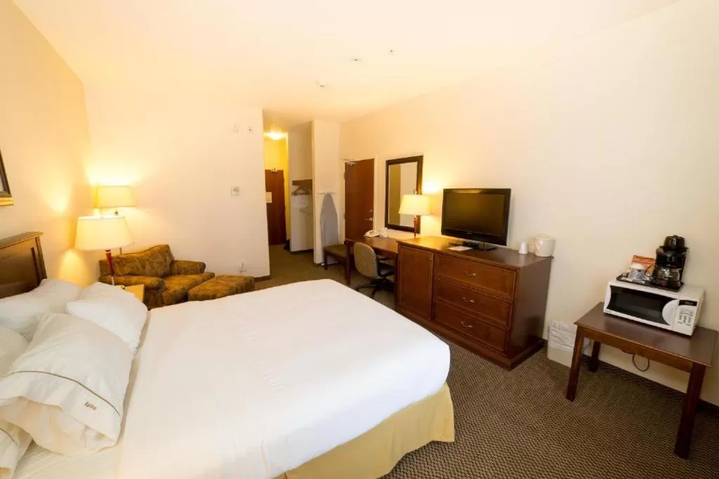 Suite in Holiday Inn Express & Suites Drayton Valley, an IHG Hotel