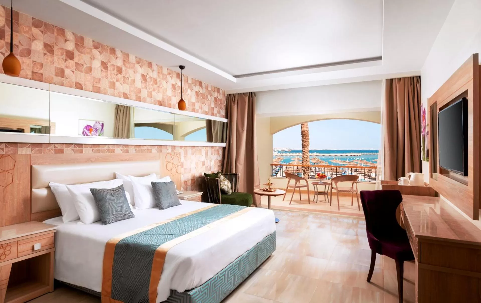 Suite with Sea View in Pickalbatros Dana Beach Resort - Aqua Park