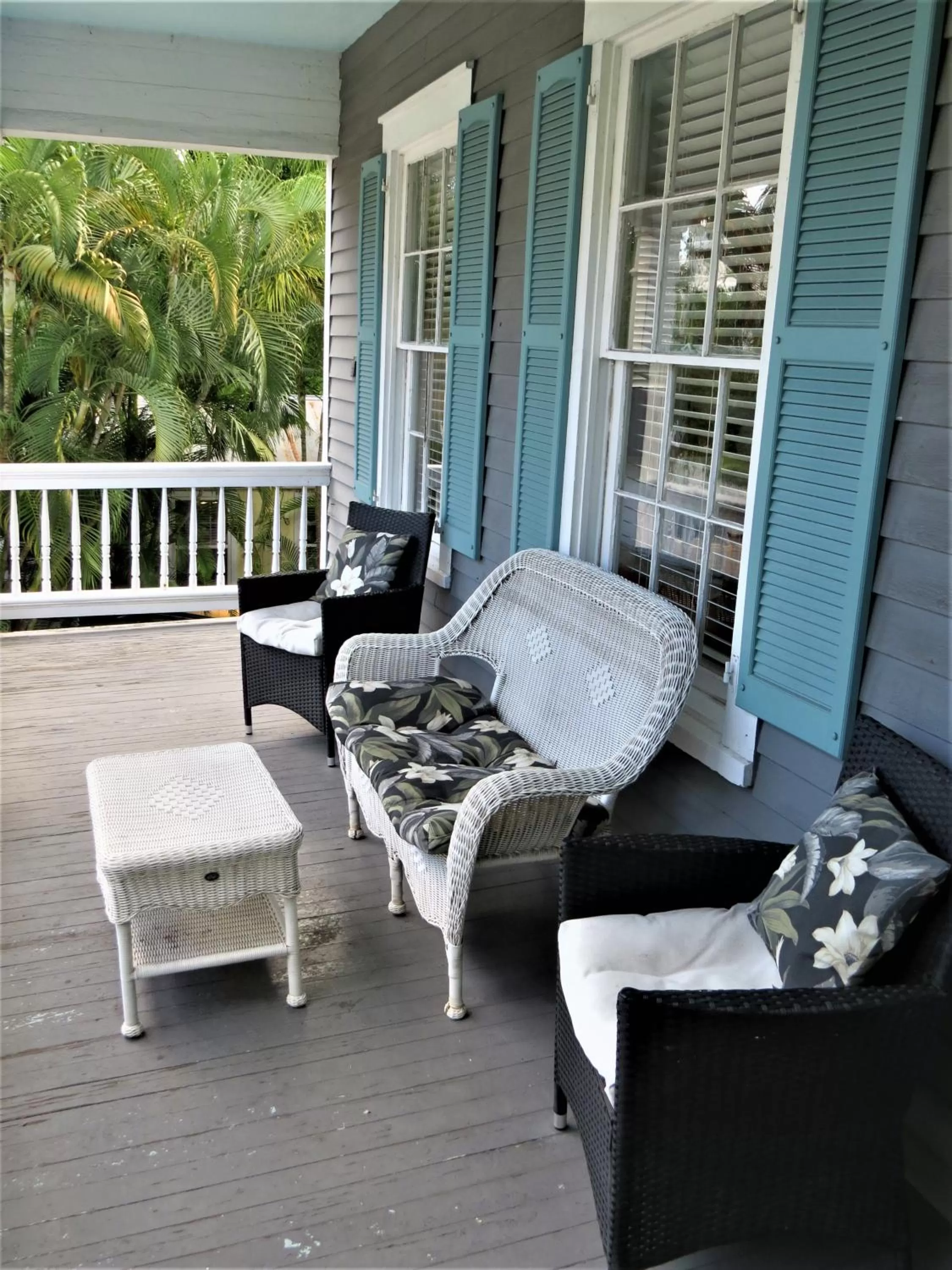 King Room with Sofa Bed ( Town Home Fleming’s Veranda )  in Ambrosia Key West