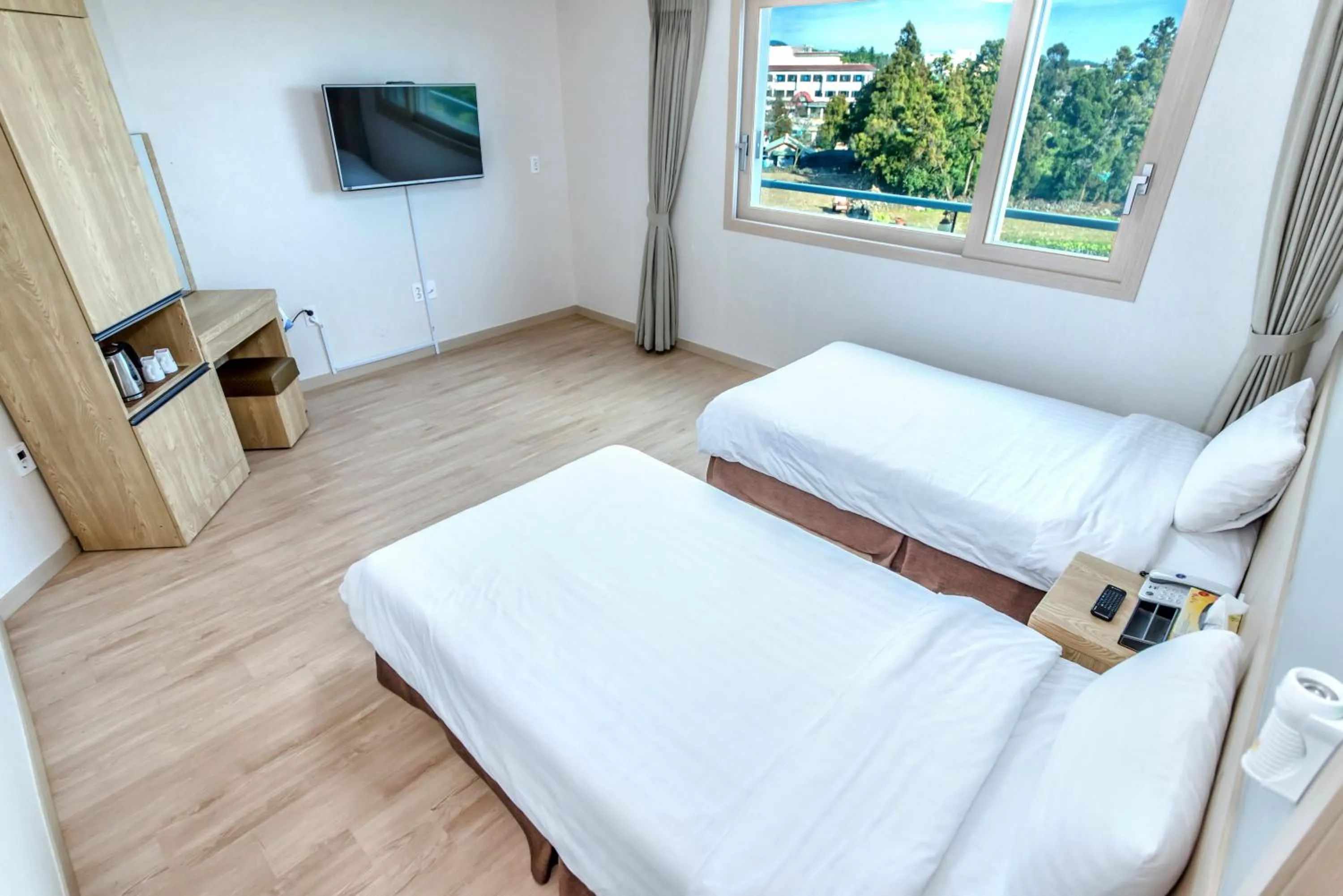 Jungmoon City Hotel & J-hill Hotel