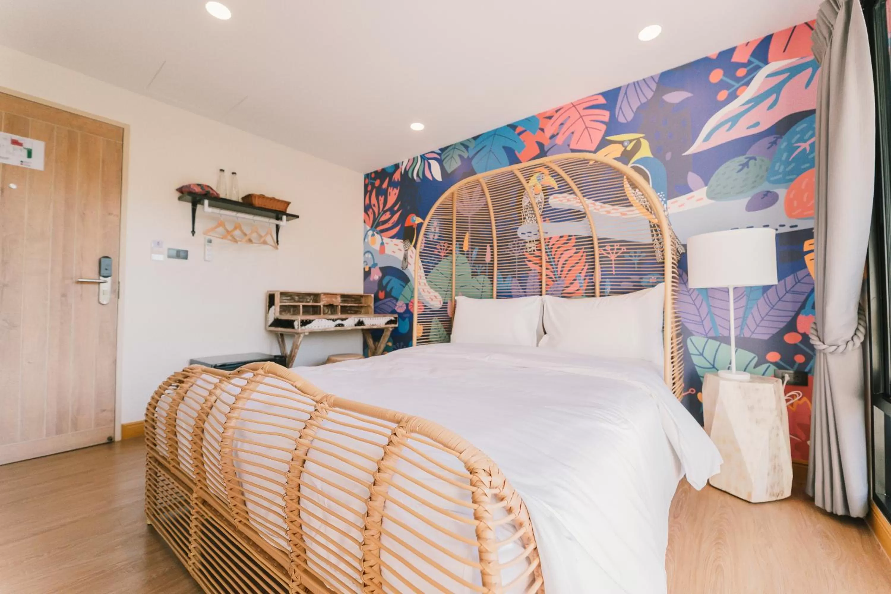 Queen Room with Balcony in B Innspire Hotel