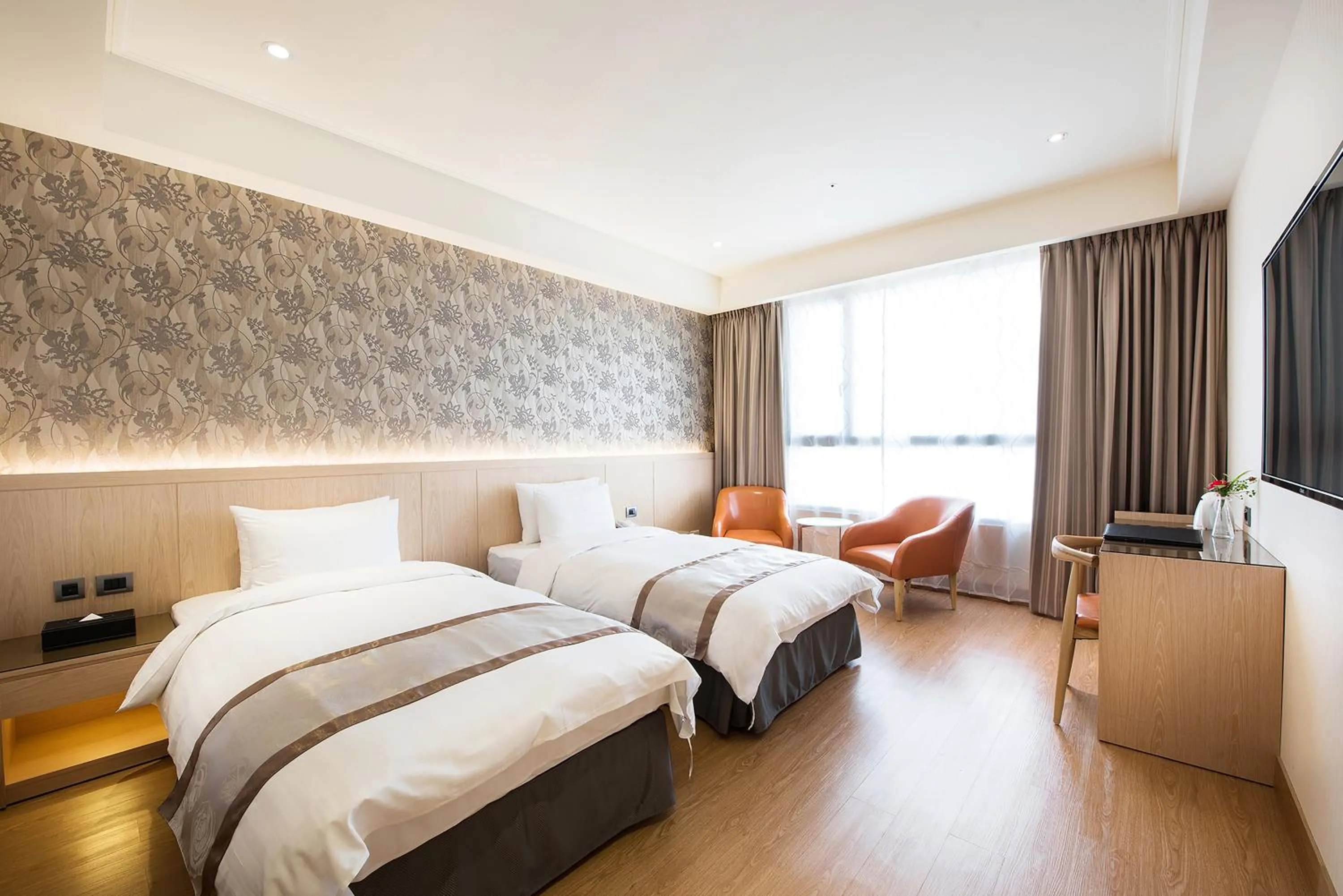 Standard Twin Room in HE TI Hotel