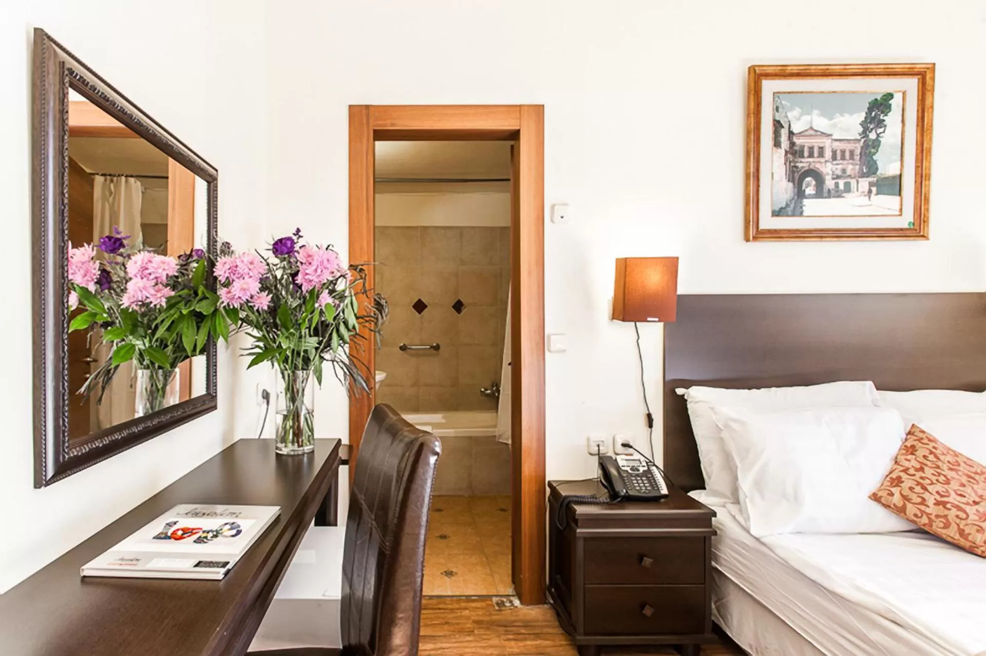 Single Room in A Little House In Rechavia