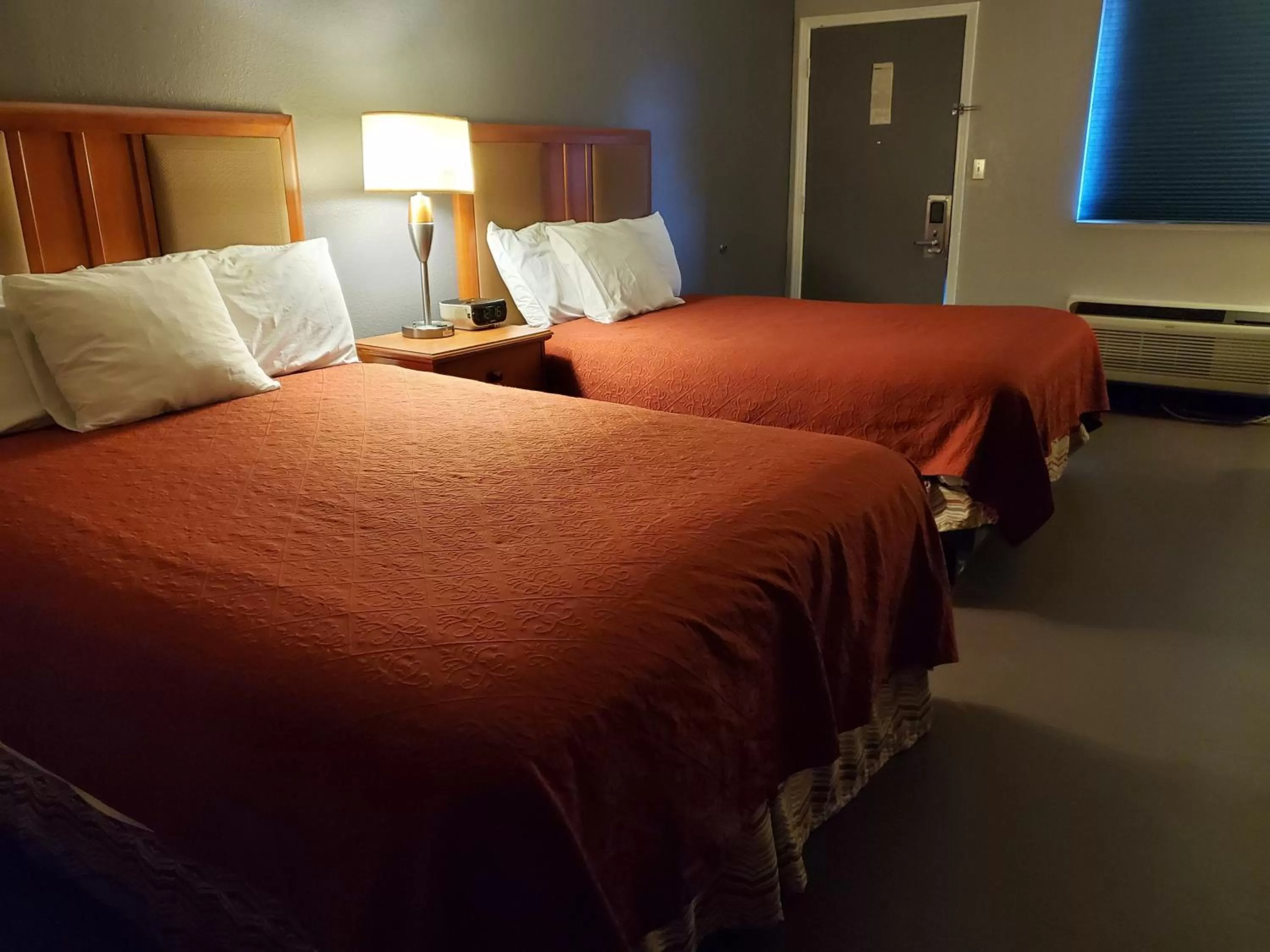 Double Room - Disability Access in Americas Best Value Inn Wildersville