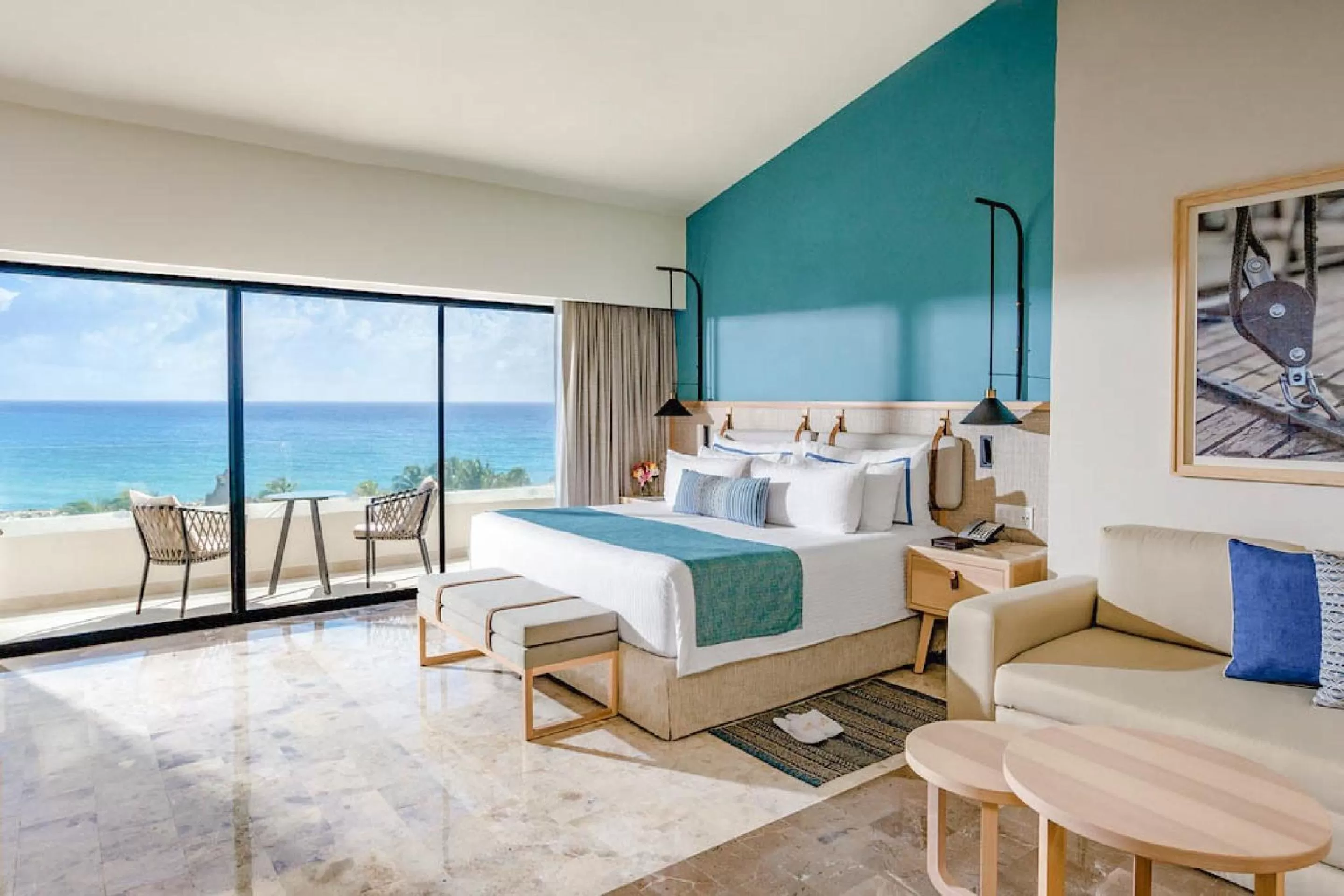 Preferred Club Family Room Ocean Front (FMDOF) in Dreams Aventuras Riviera Maya - All Inclusive