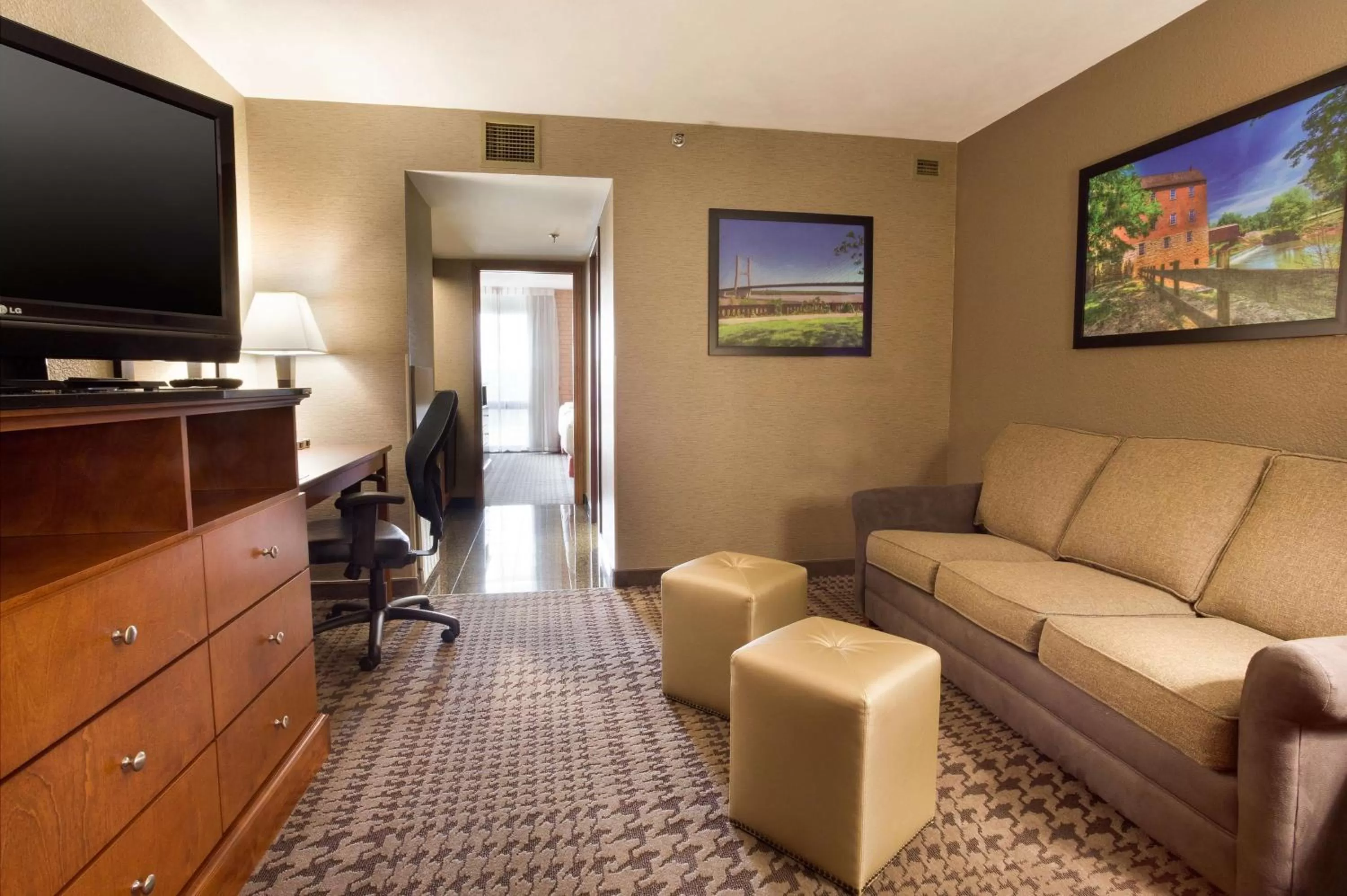 Superior King Suite in Drury Inn & Suites Jackson MO