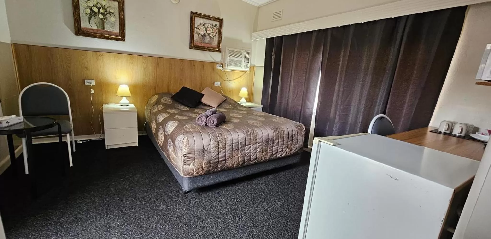 Queen Room in Blue Lake Motel