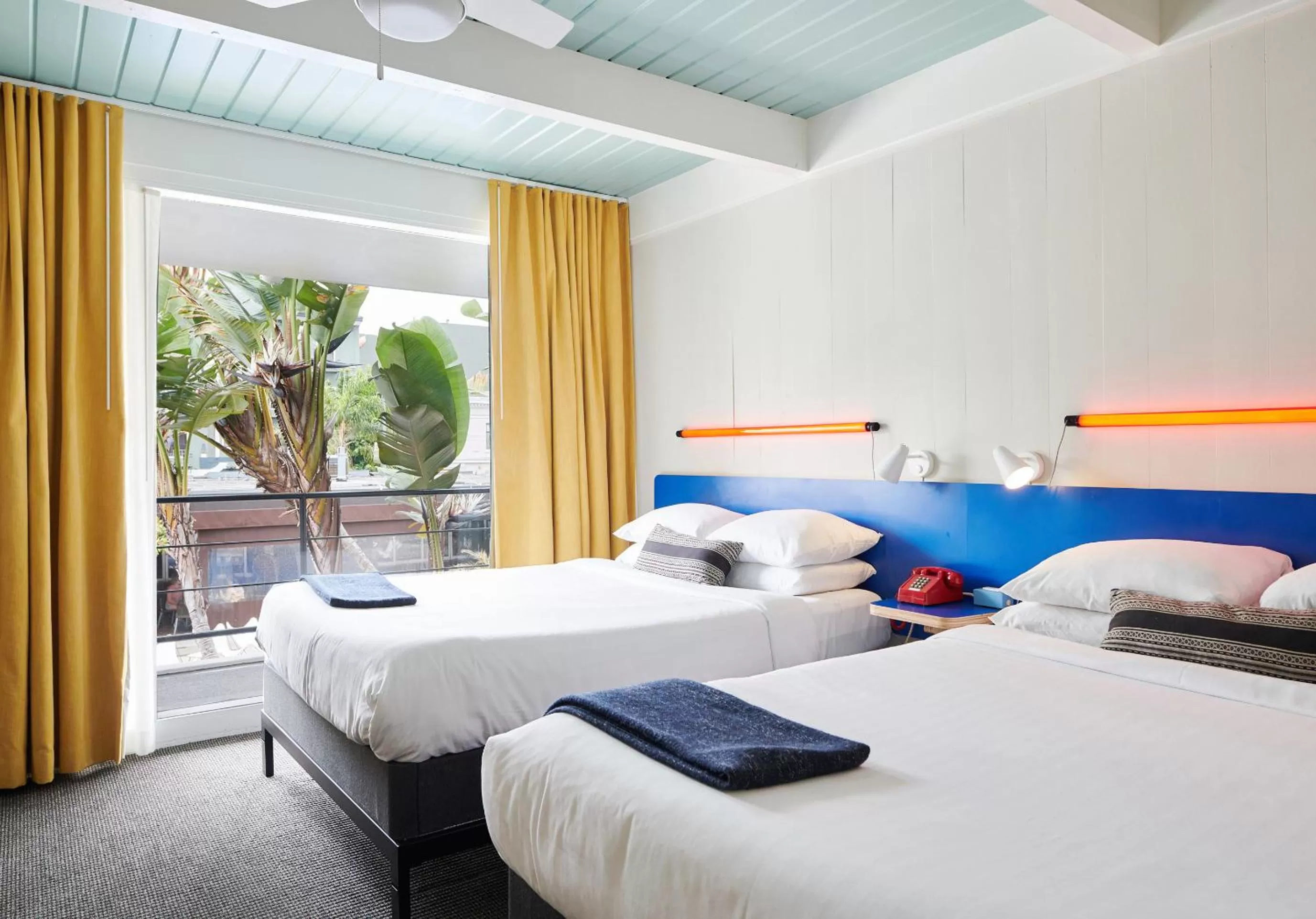 Standard  2 Queen Beds in Phoenix Hotel