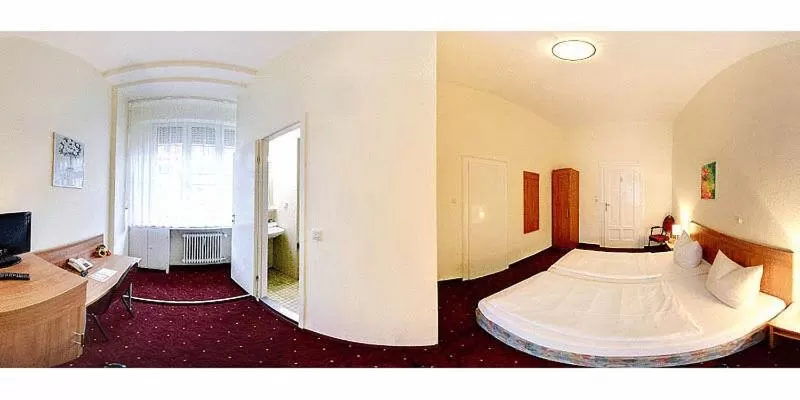 Triple Room in Hotel Continental