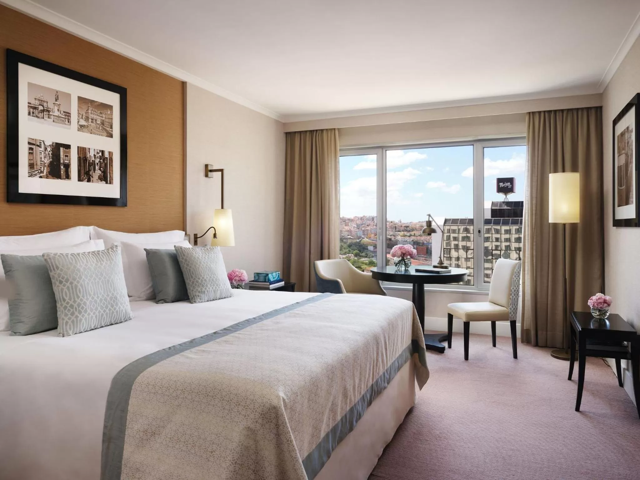 Deluxe King Room in Corinthia Lisbon