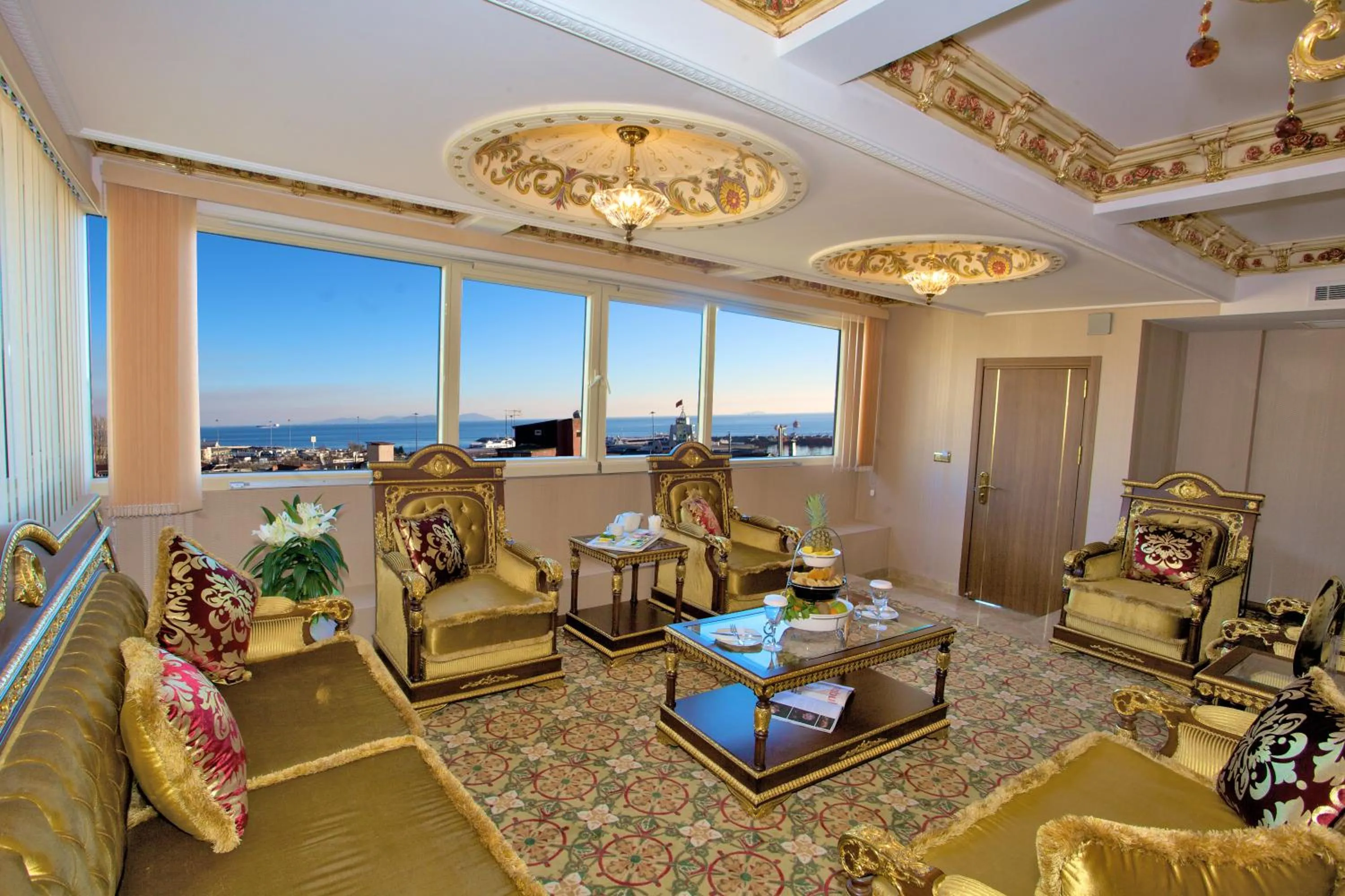 Deluxe Family Room with Sea View in Marmaray Hotel