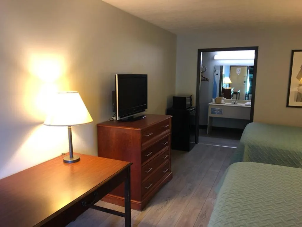 Bed in Springfield Inn TN