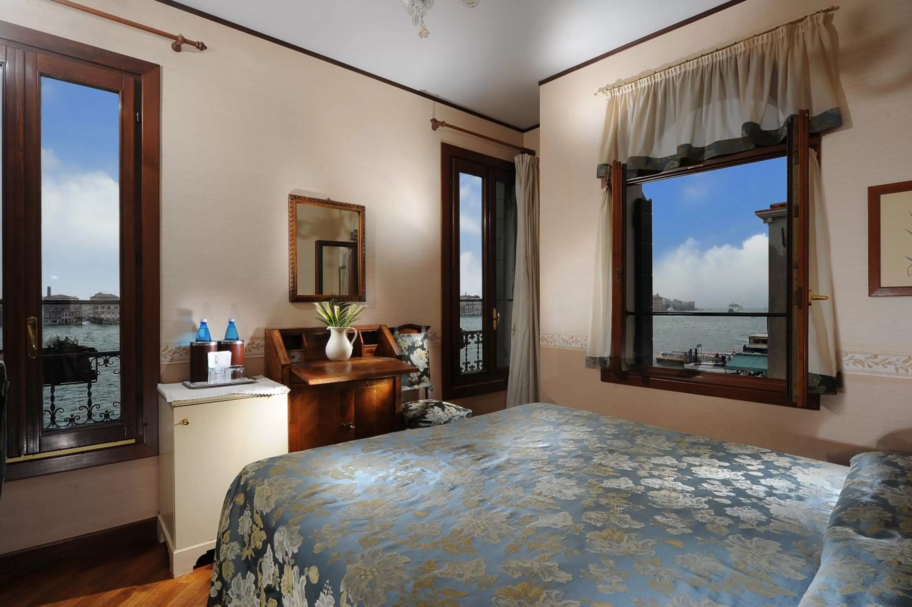 Double or Twin Room with Canal View in Hotel La Calcina
