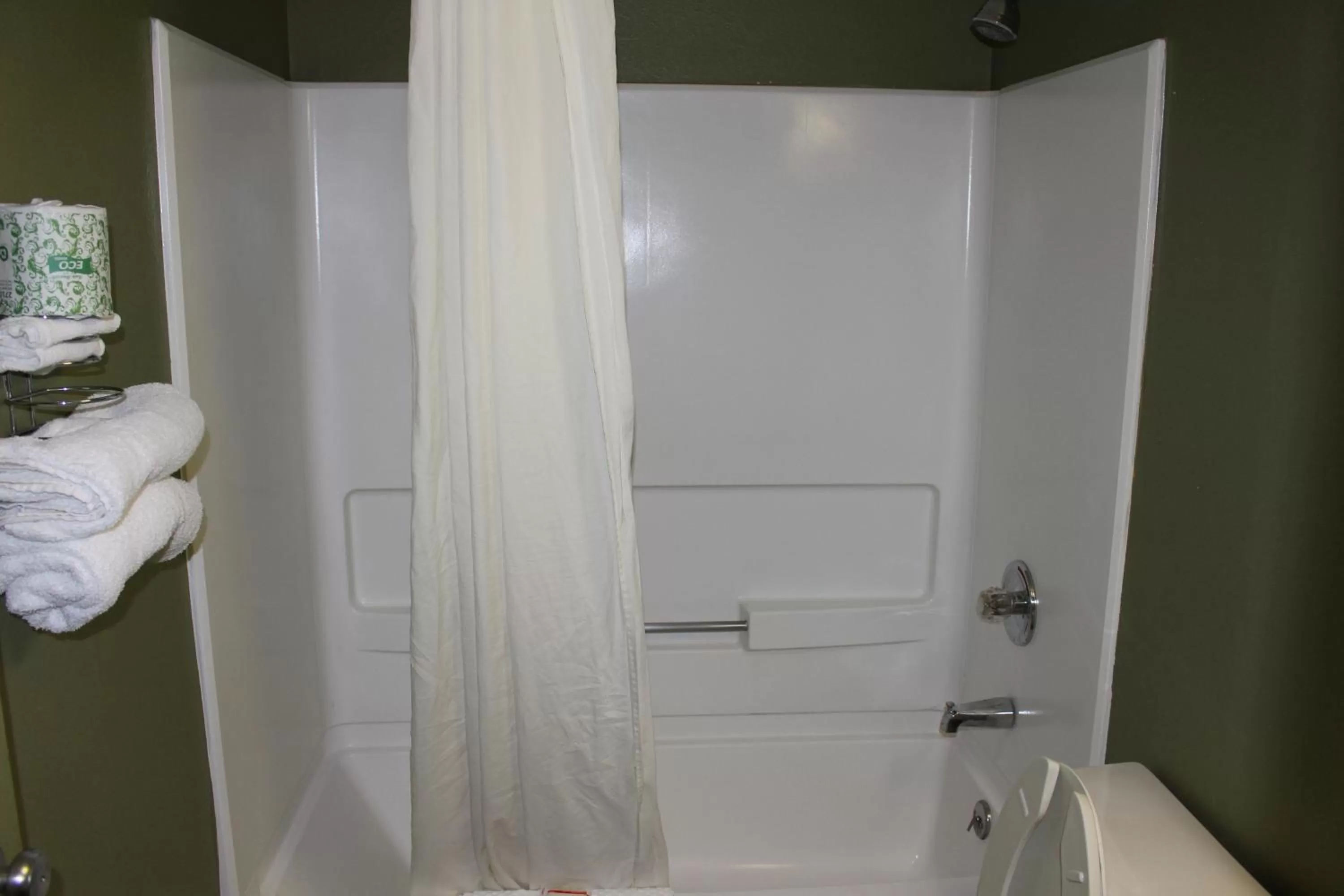 Double Room with Two Double Beds - Smoking in Knights Inn Albany