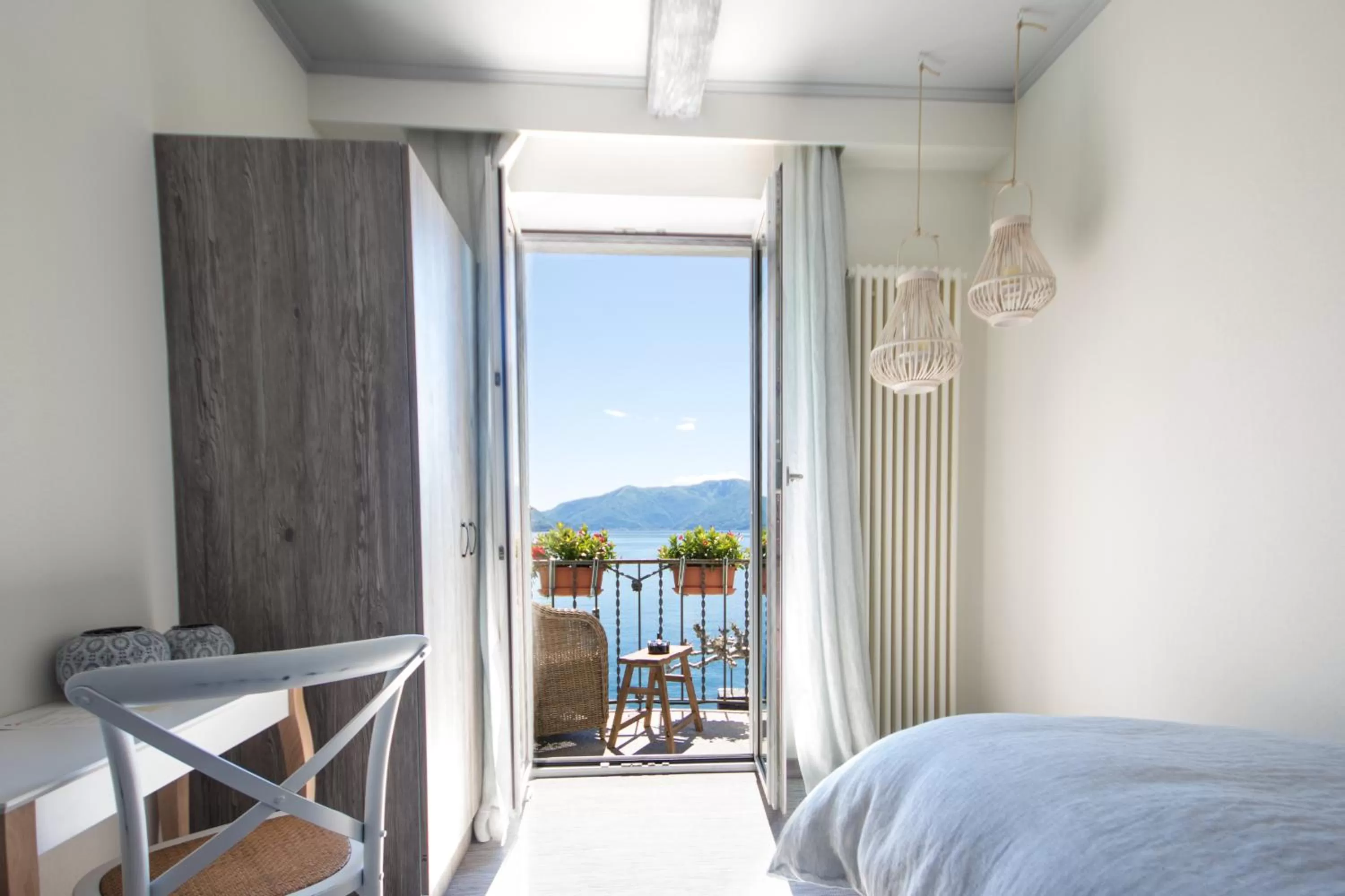 Single Room with Lake View in Seven Boutique Hotel