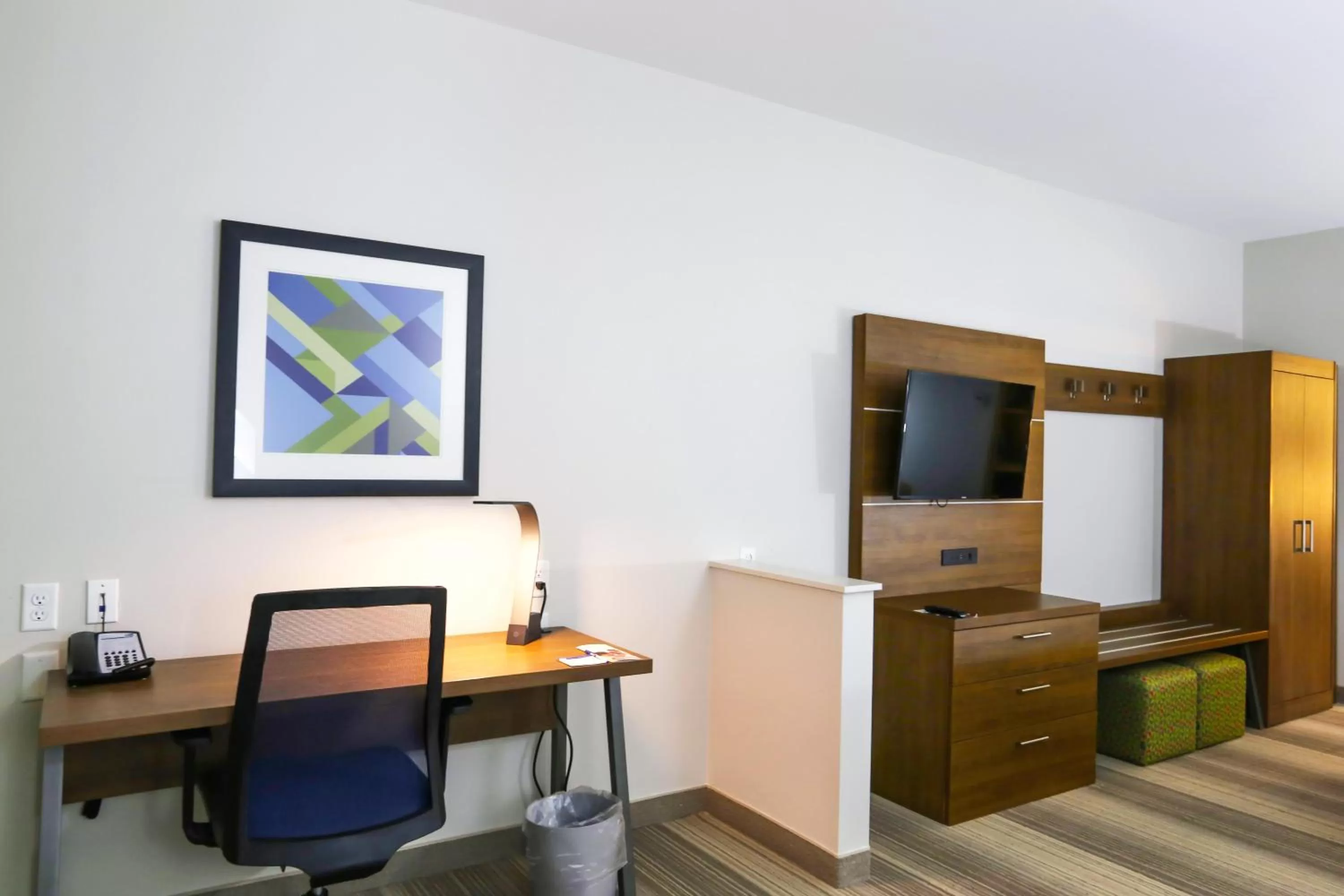 King Suite - Non-Smoking in Holiday Inn Express & Suites - Houston IAH - Beltway 8 by IHG
