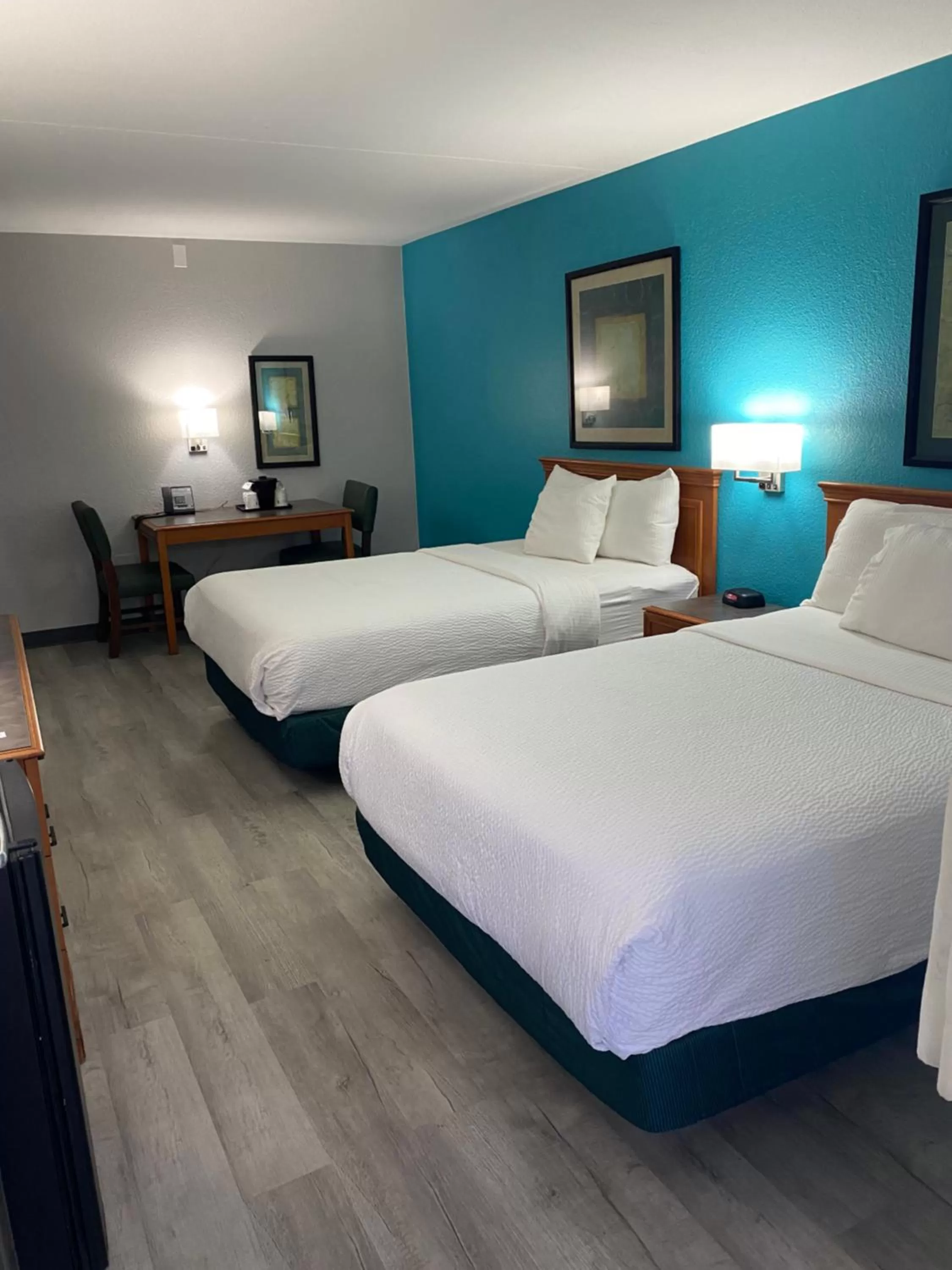 Deluxe Double Room with Two Double Beds - Non-Smoking in La Quinta Inn by Wyndham Tyler