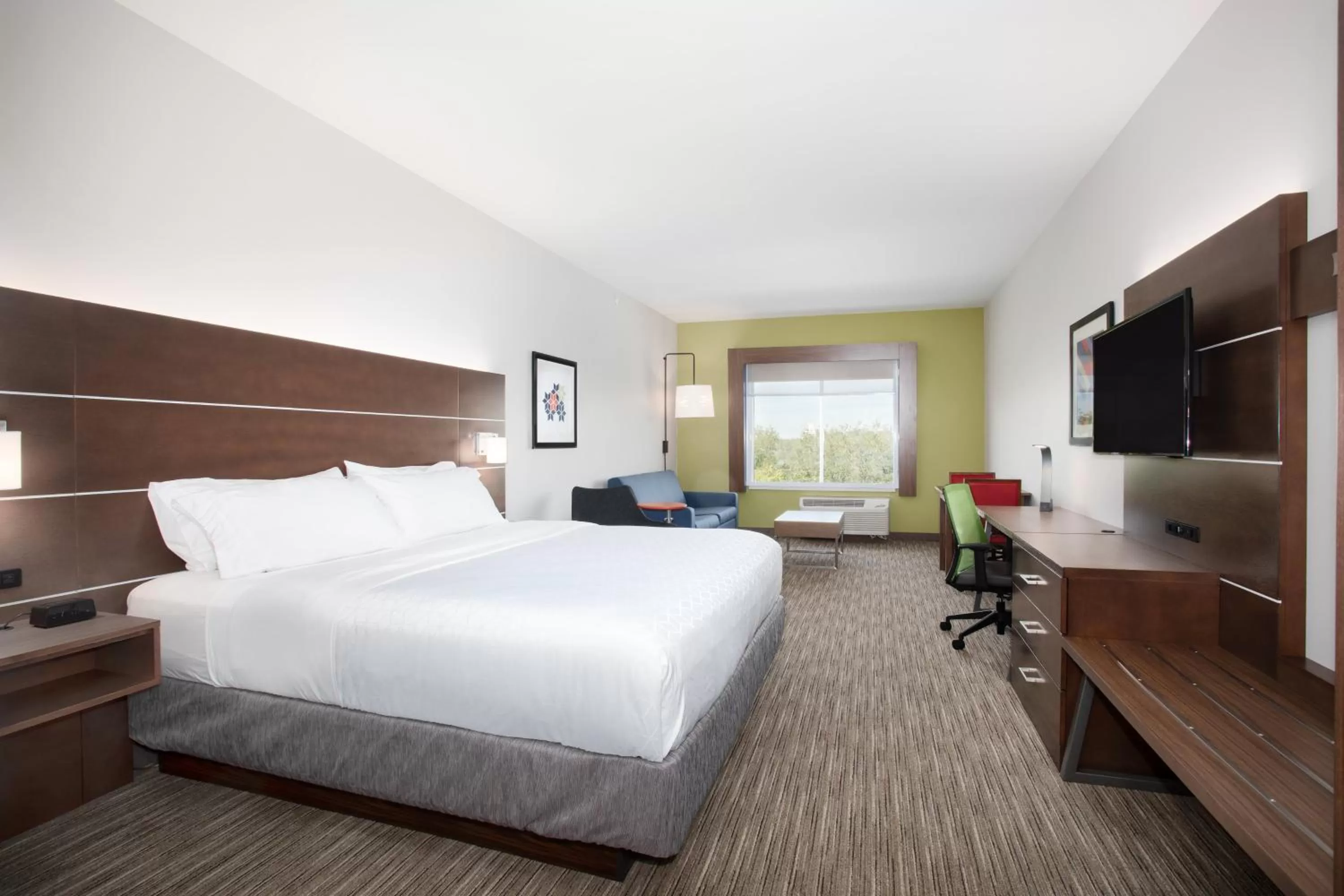 King Suite with Sofa Bed in Holiday Inn Express & Suites - Sterling by IHG