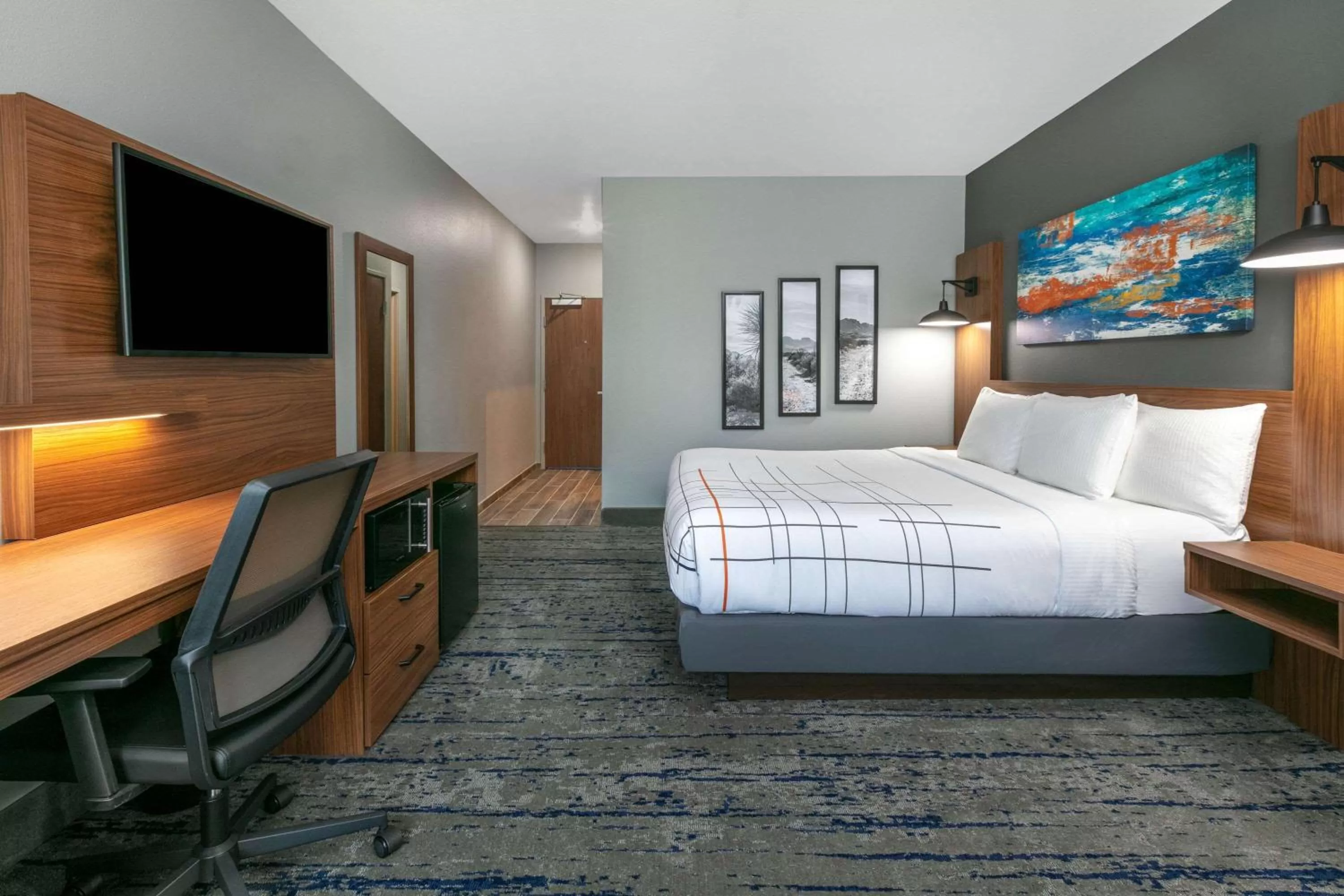 Deluxe King Room with Hearing Impaired Access - Non-Smoking in La Quinta by Wyndham Jacksonville, Texas