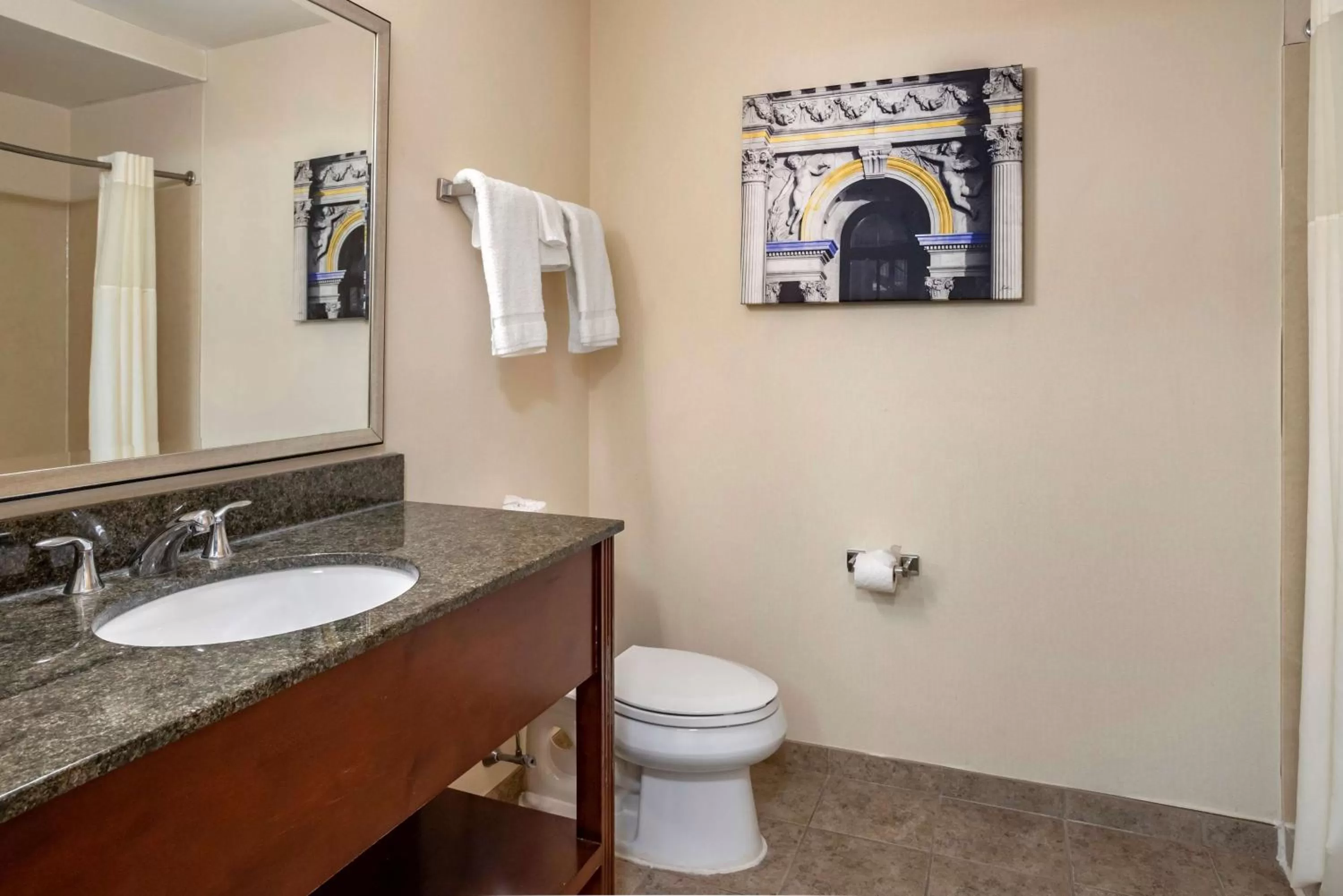 King Room with Roll-In Shower - Mobility Access in Best Western Plus Philadelphia Airport South - at Widener University