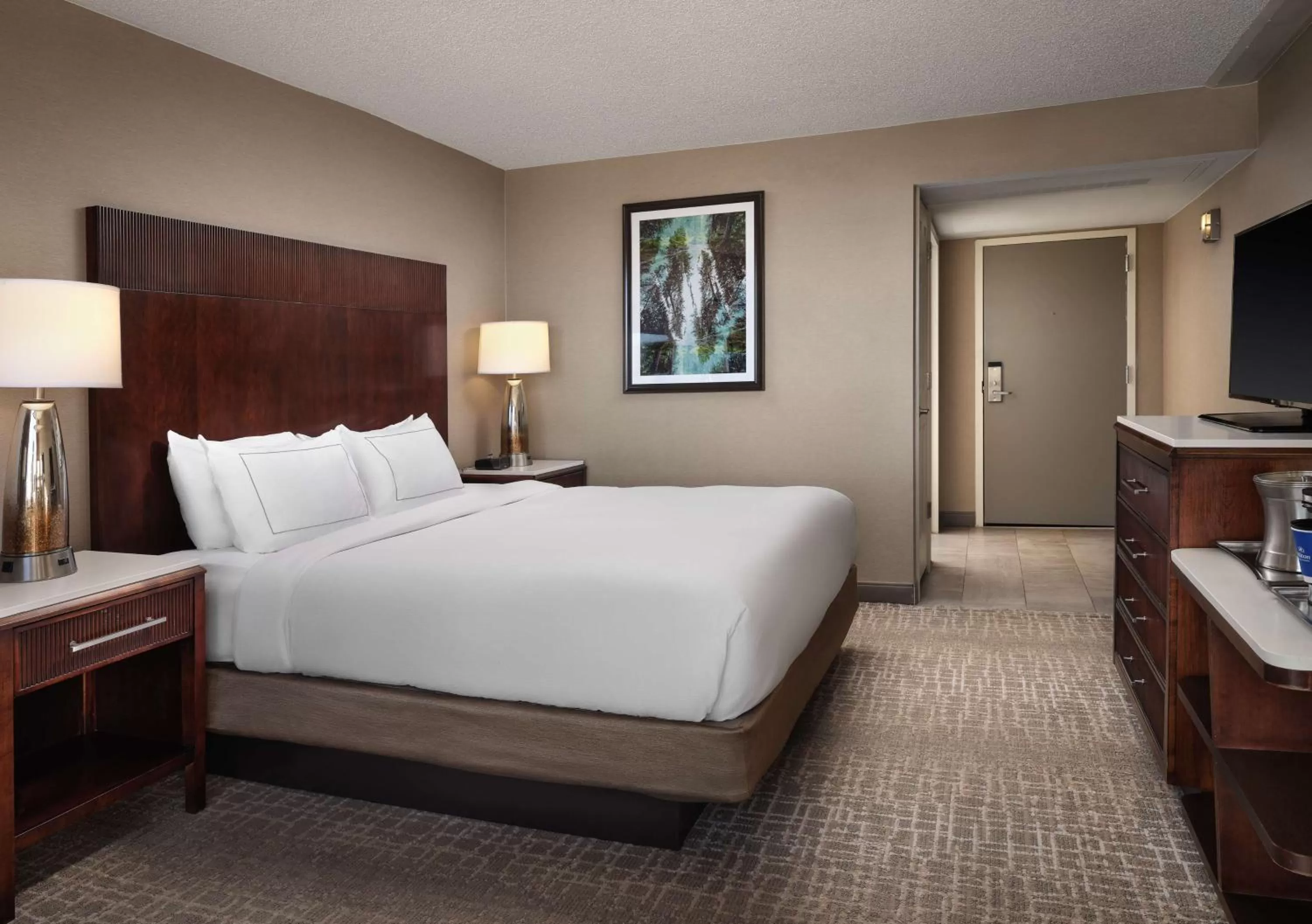 Deluxe Executive Floor King Room in Hilton Fort Collins