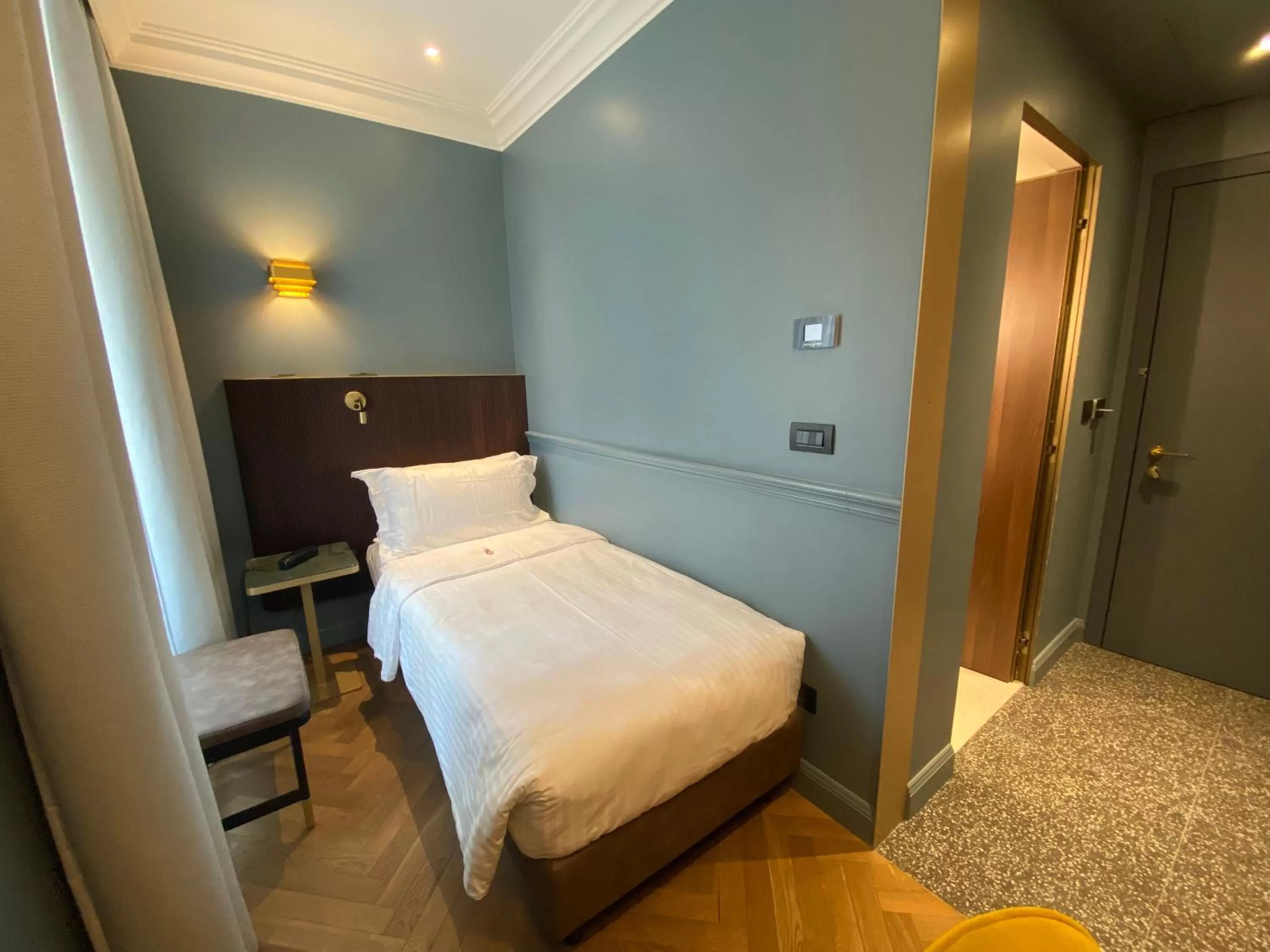 Deluxe Single Room in Hotel Berna