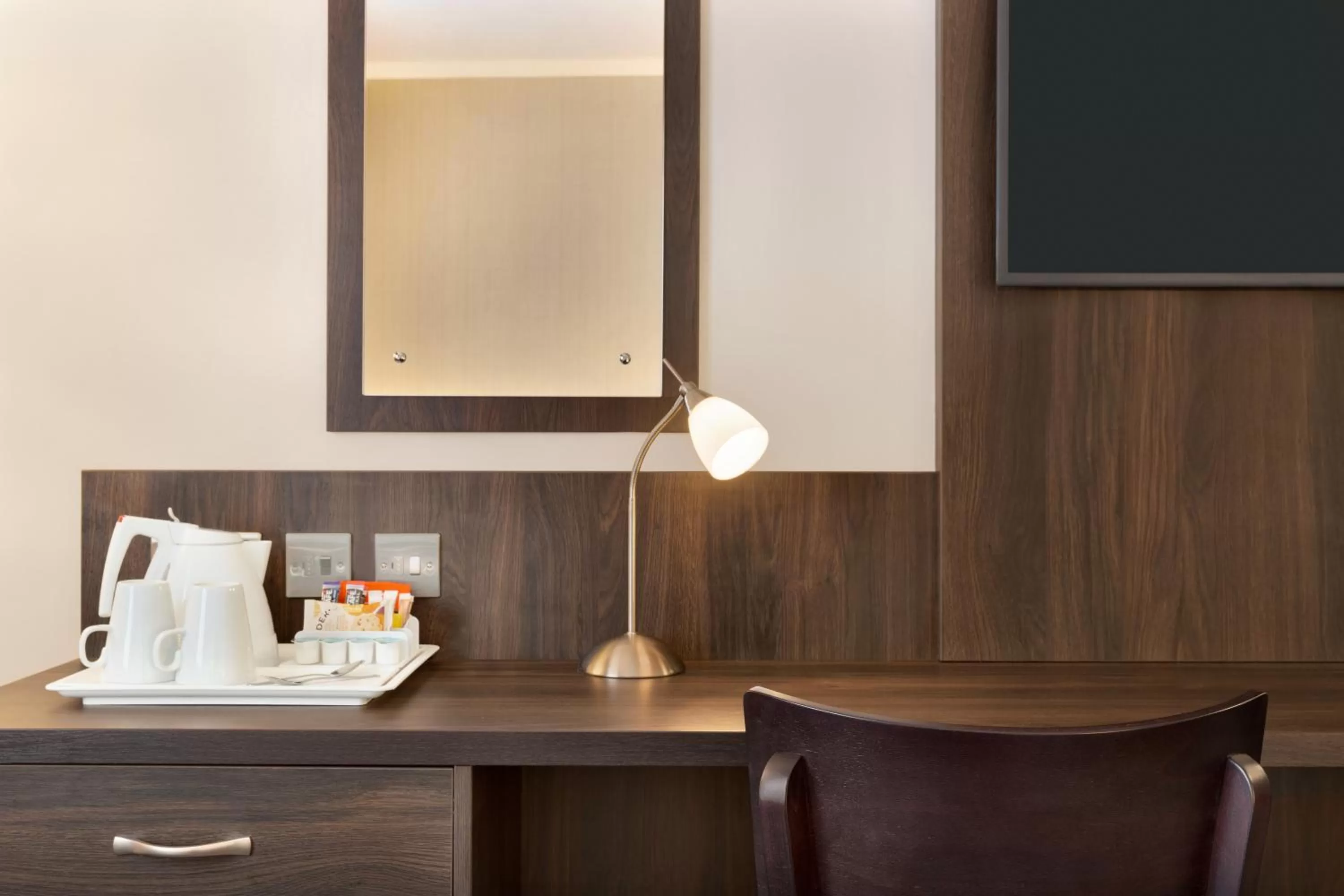 Twin Room in Ramada Bristol West