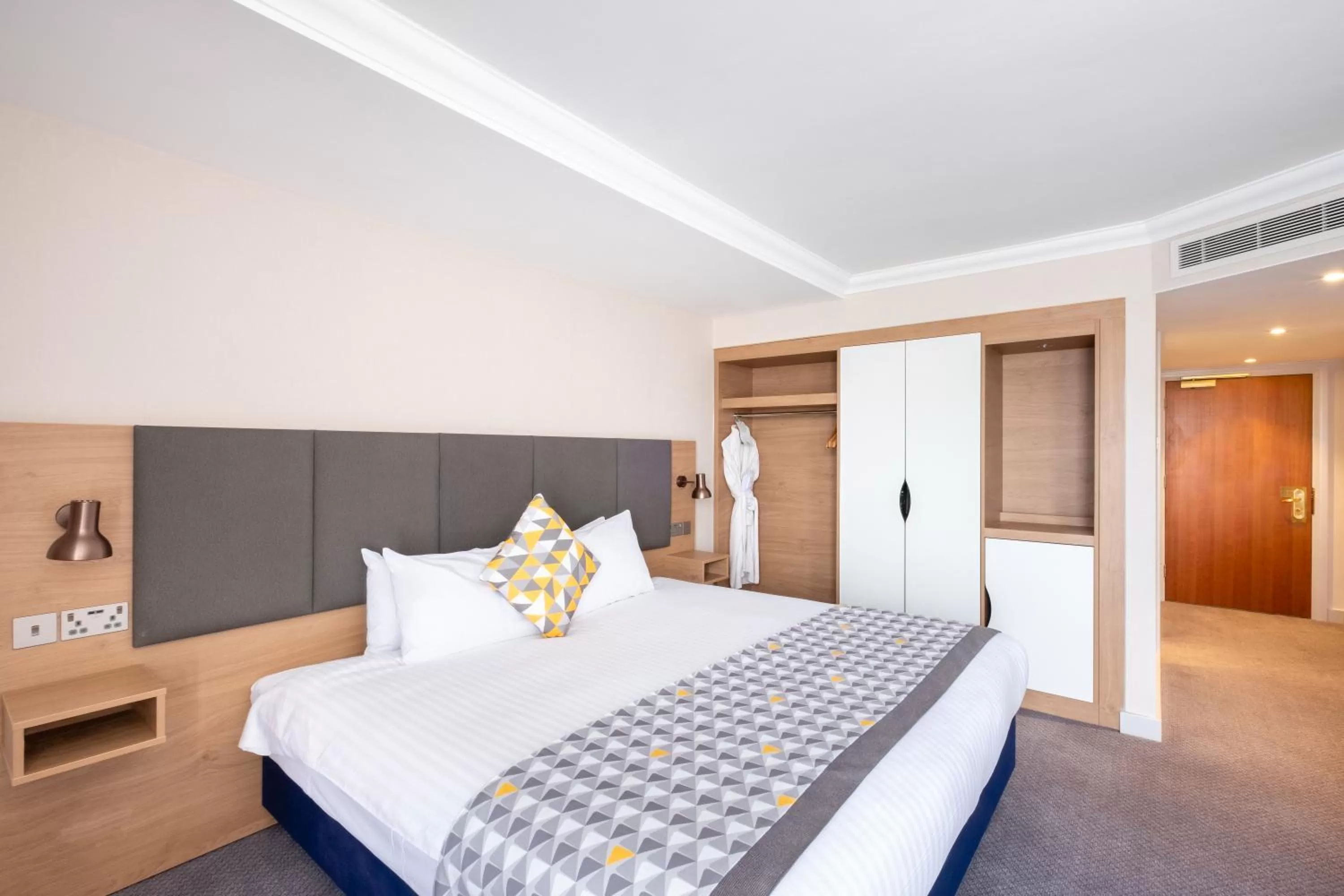 One-Bedroom Super King Suite in Holiday Inn Leicester City, an IHG Hotel